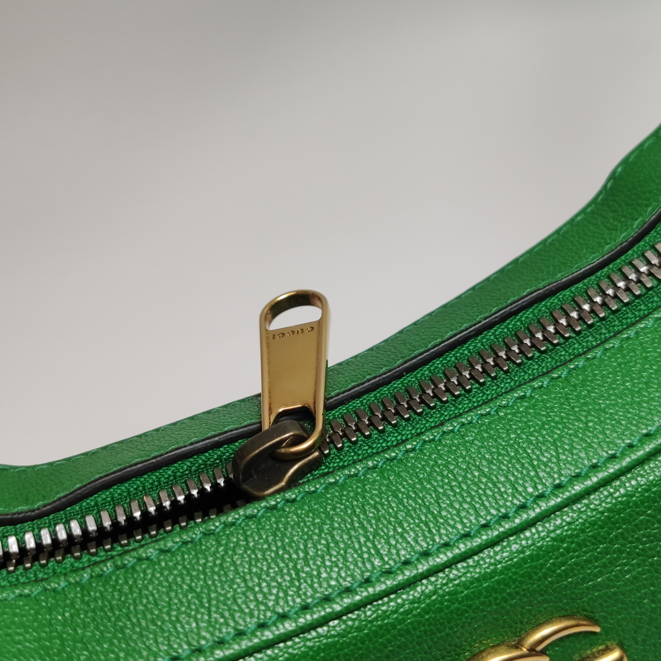 Gucci Aphrodite Zip Shoulder Bag Leather Small — photo 10 of 14