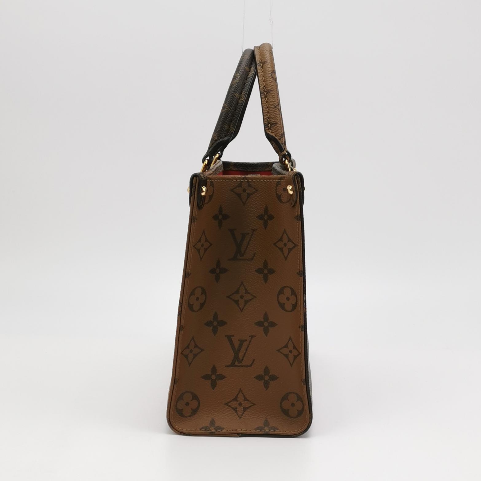 Louis Vuitton(LV) OnTheGo Tote Reverse Monogram Giant PM — photo 3 of 14