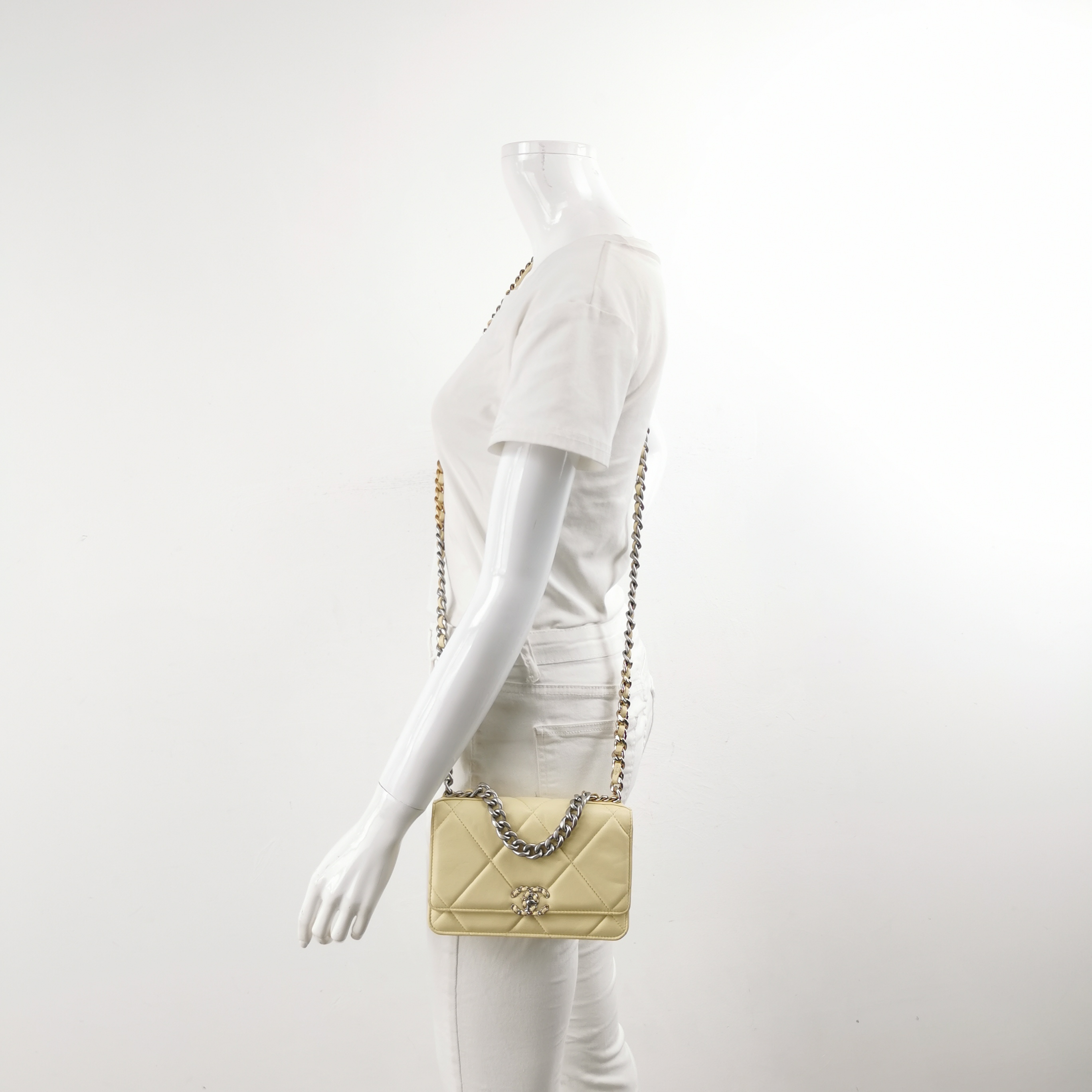 Chanel 19 Wallet on Chain Quilted Goatskin — alternate view