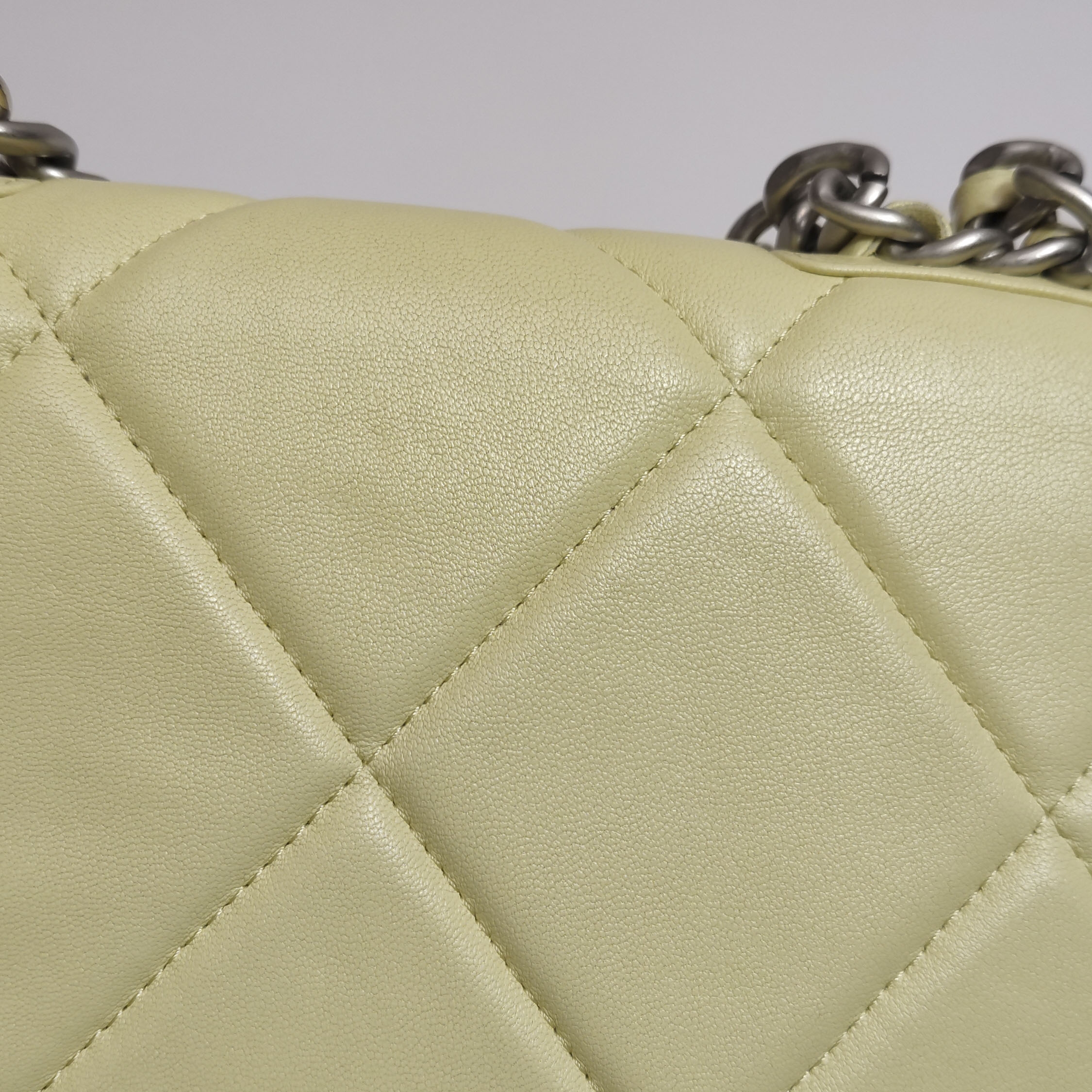 Chanel 19 Wallet on Chain Quilted Goatskin — photo 10 of 15