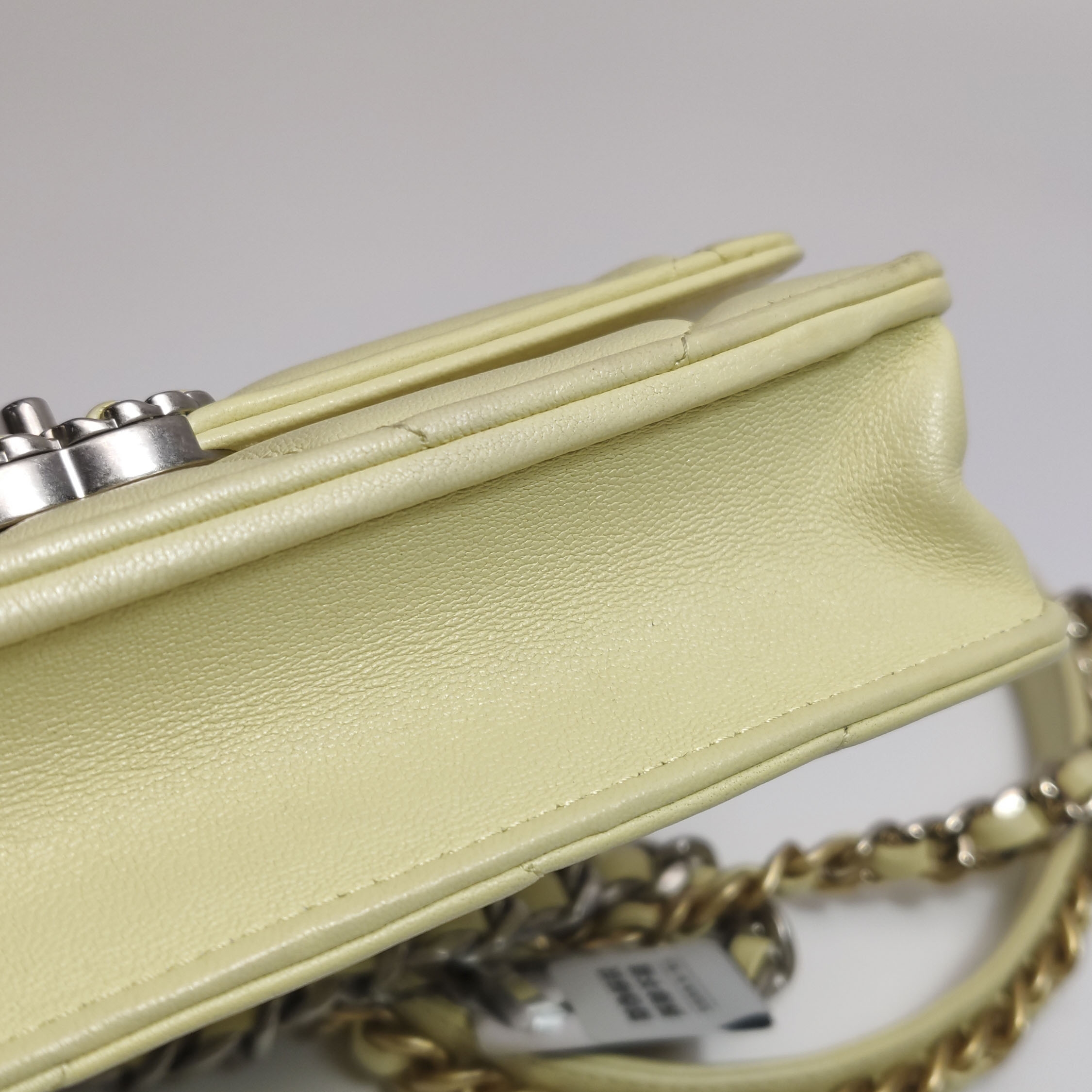 Chanel 19 Wallet on Chain Quilted Goatskin — photo 13 of 15