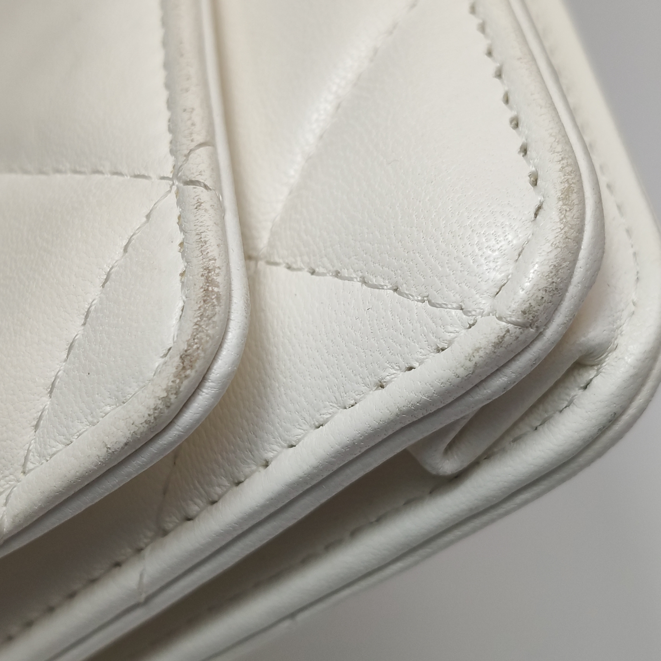 Chanel 19 Wallet on Chain Quilted Goatskin — photo 8 of 15