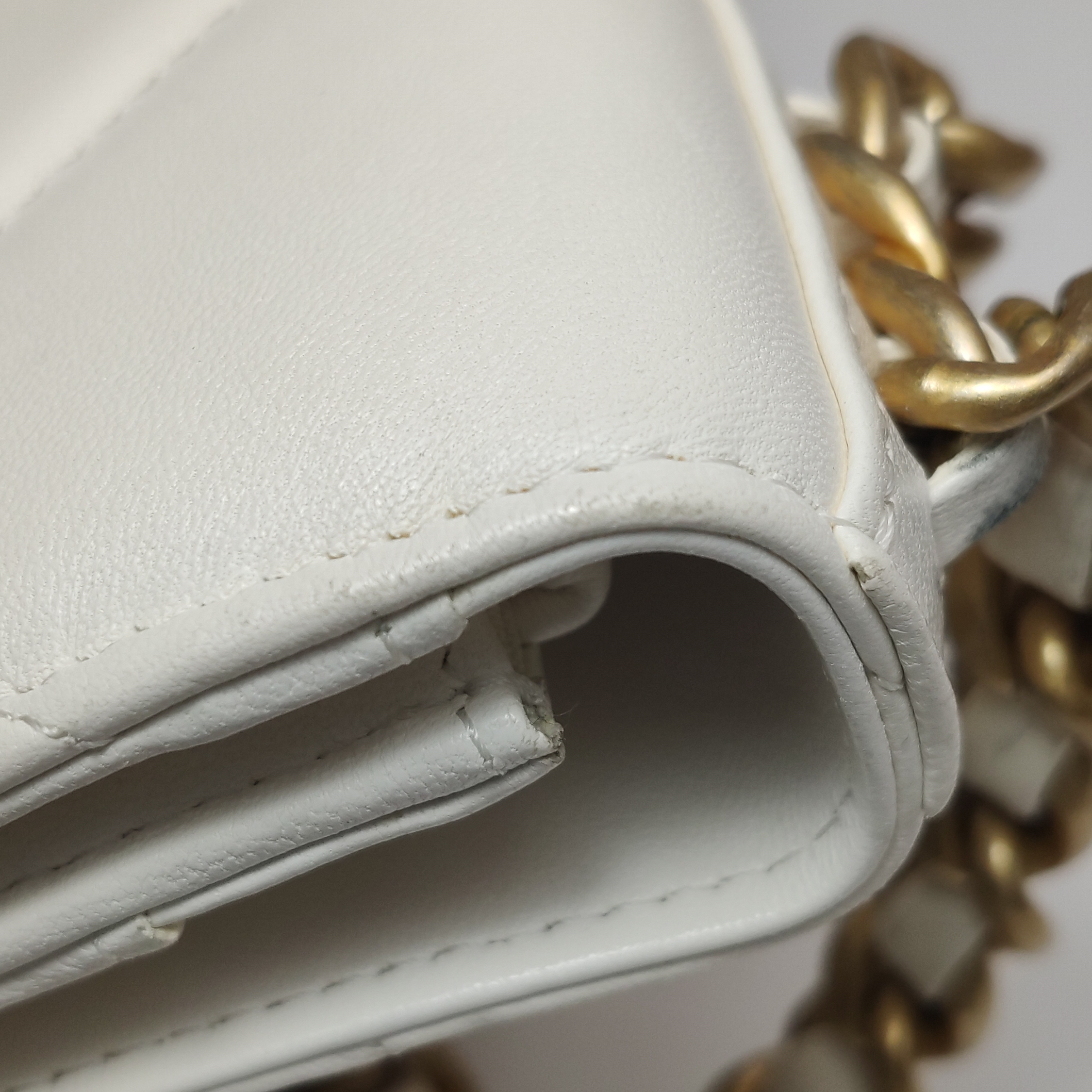 Chanel 19 Wallet on Chain Quilted Goatskin — photo 13 of 15