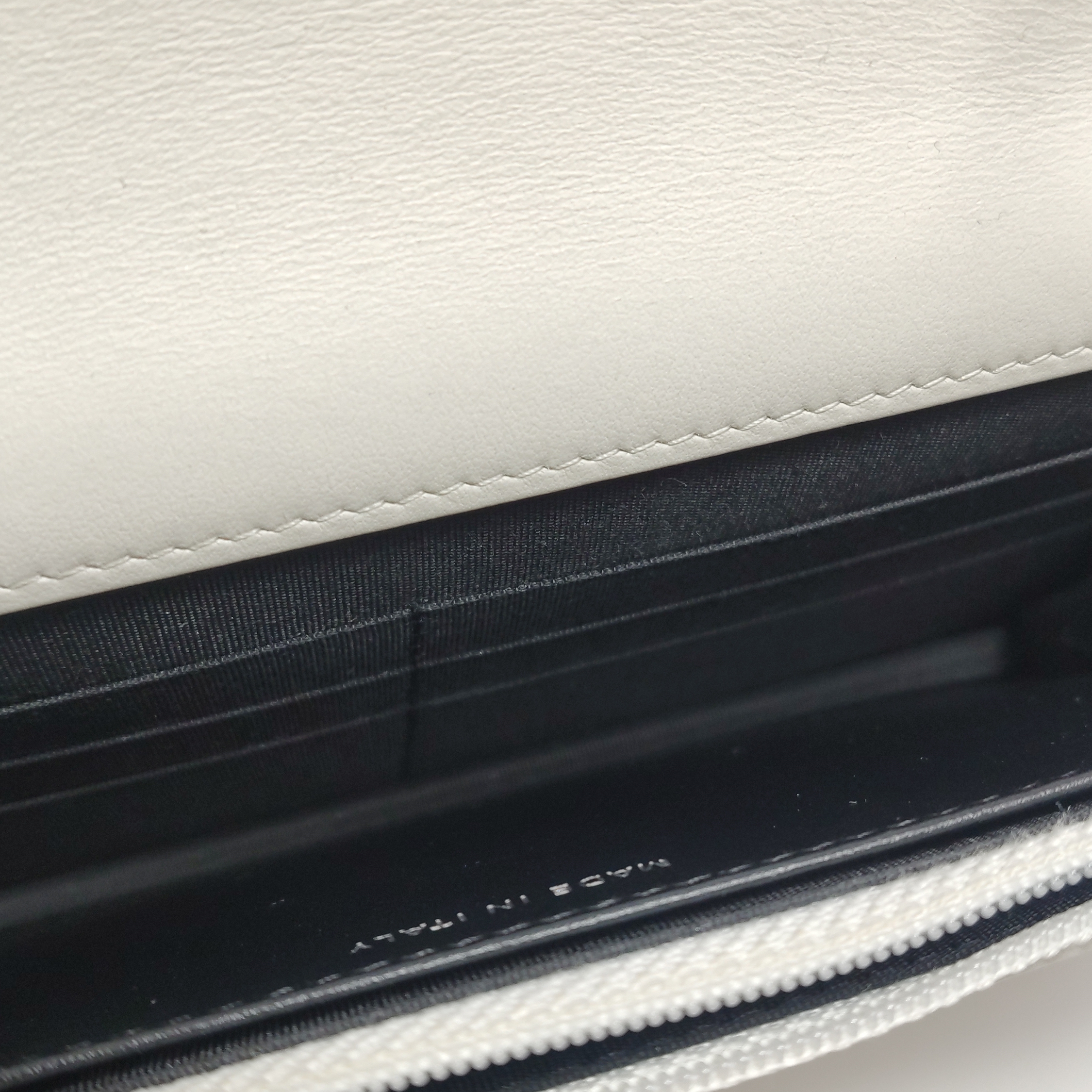 Chanel 19 Wallet on Chain Quilted Goatskin — photo 10 of 16