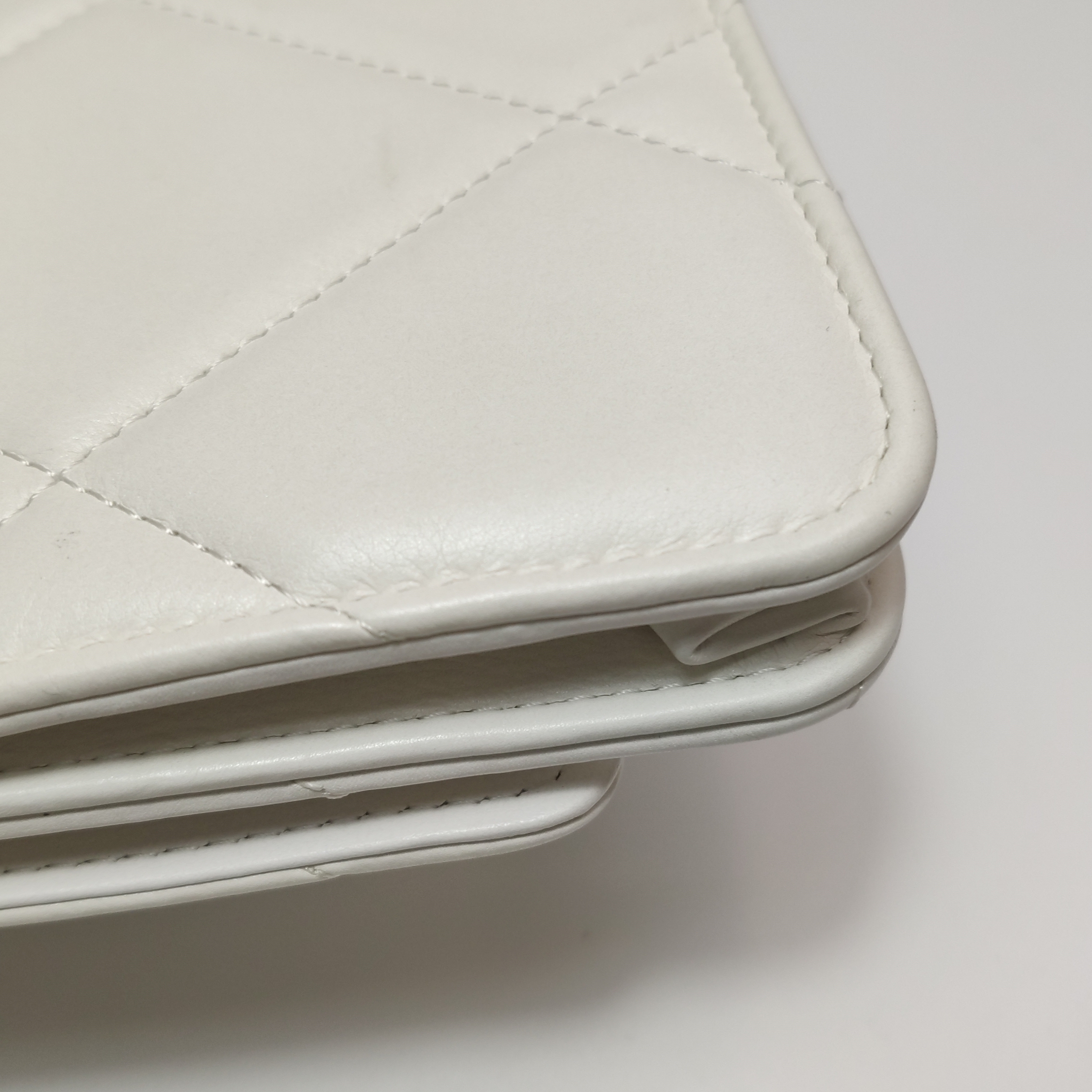 Chanel 19 Wallet on Chain Quilted Goatskin — photo 8 of 16
