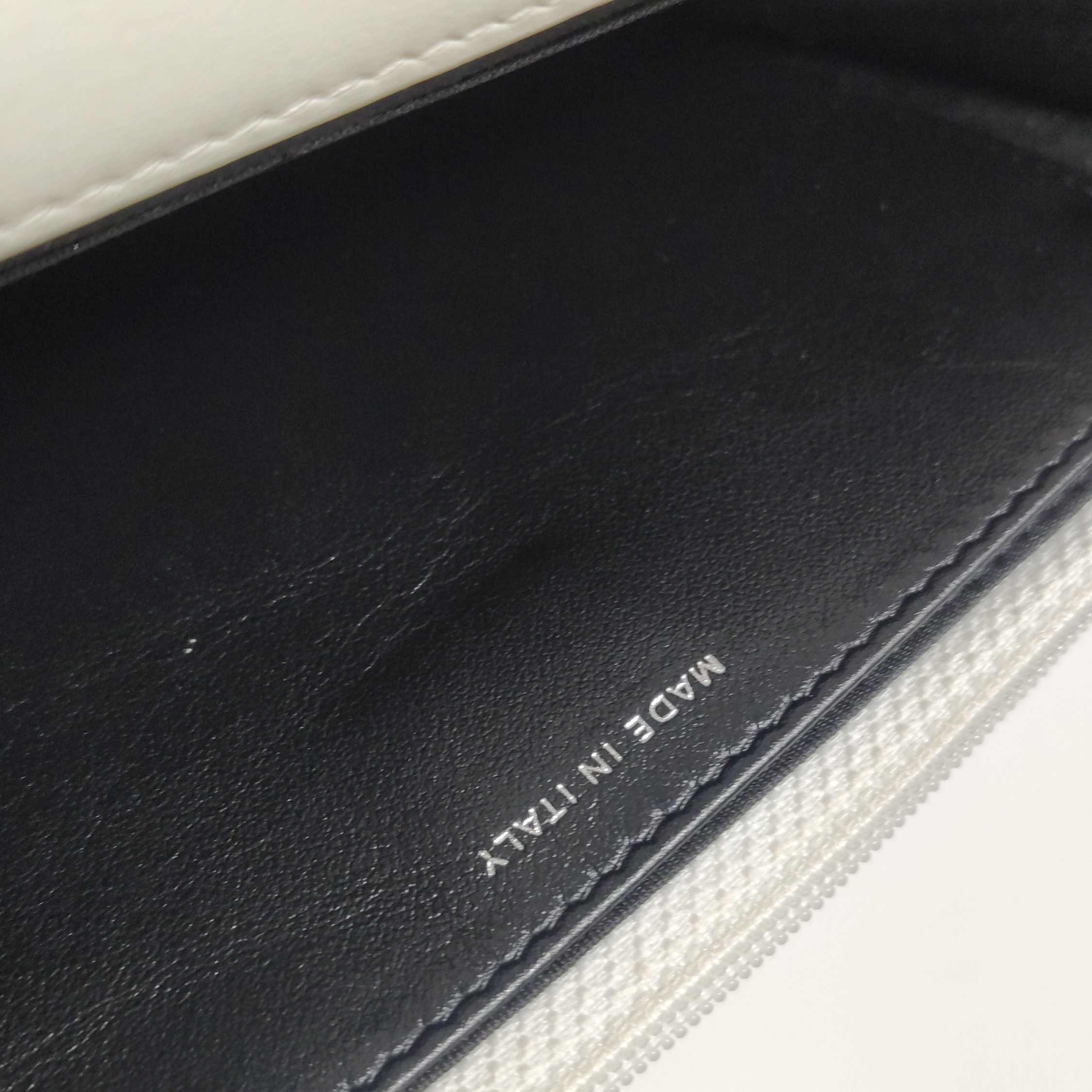 Chanel 19 Wallet on Chain Quilted Goatskin — photo 9 of 16