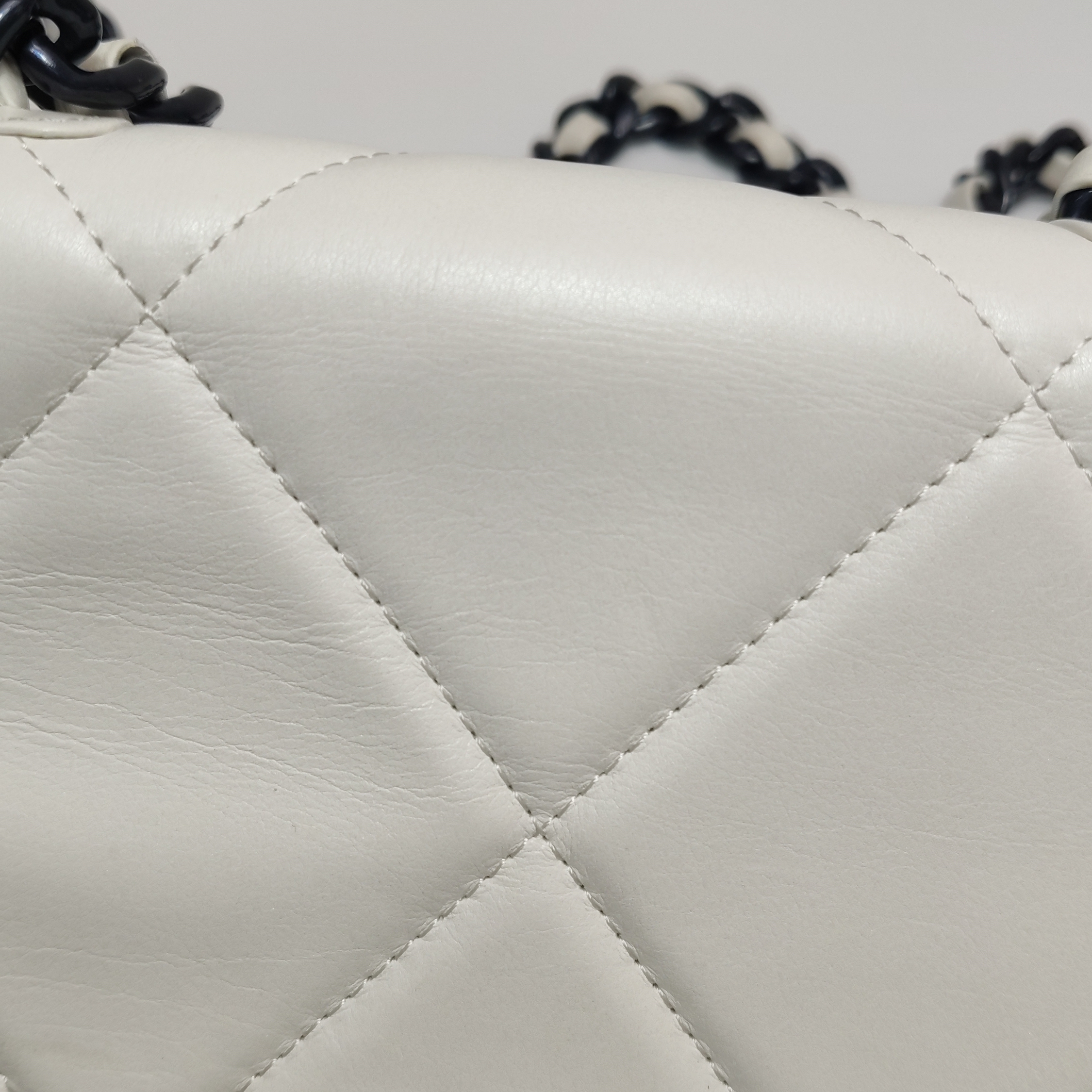 Chanel 19 Wallet on Chain Quilted Goatskin — photo 11 of 16