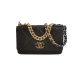 Chanel 19 Wallet on Chain Quilted Goatskin — thumbnail 1