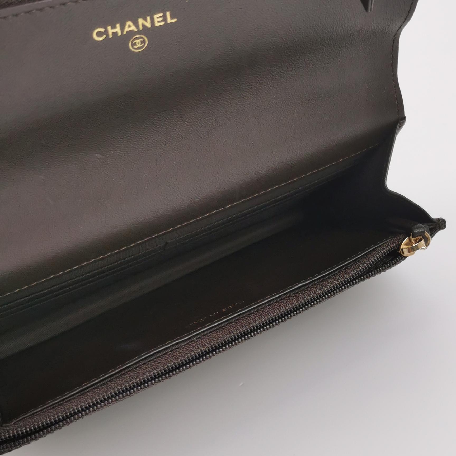 Chanel 19 Wallet on Chain Quilted Goatskin — photo 7 of 13