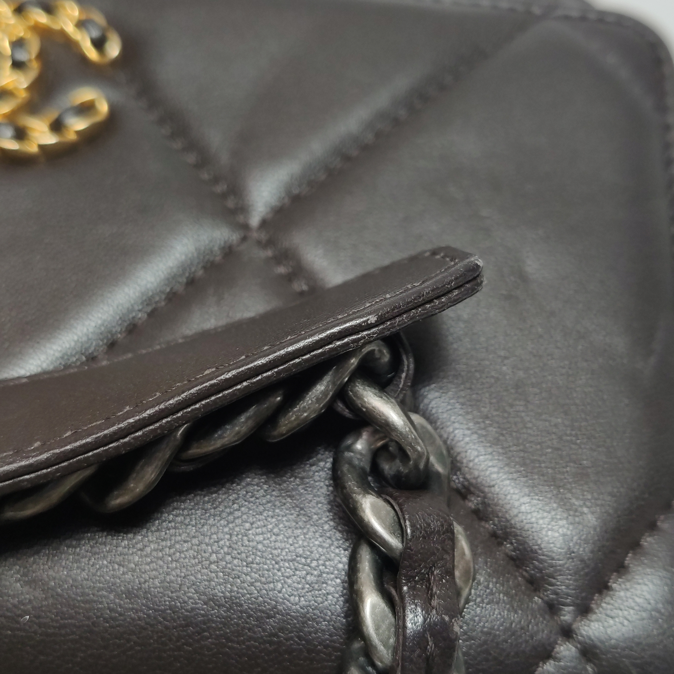 Chanel 19 Wallet on Chain Quilted Goatskin — photo 12 of 13