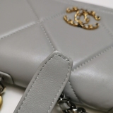 Chanel 19 Wallet on Chain Quilted Goatskin — thumbnail 14