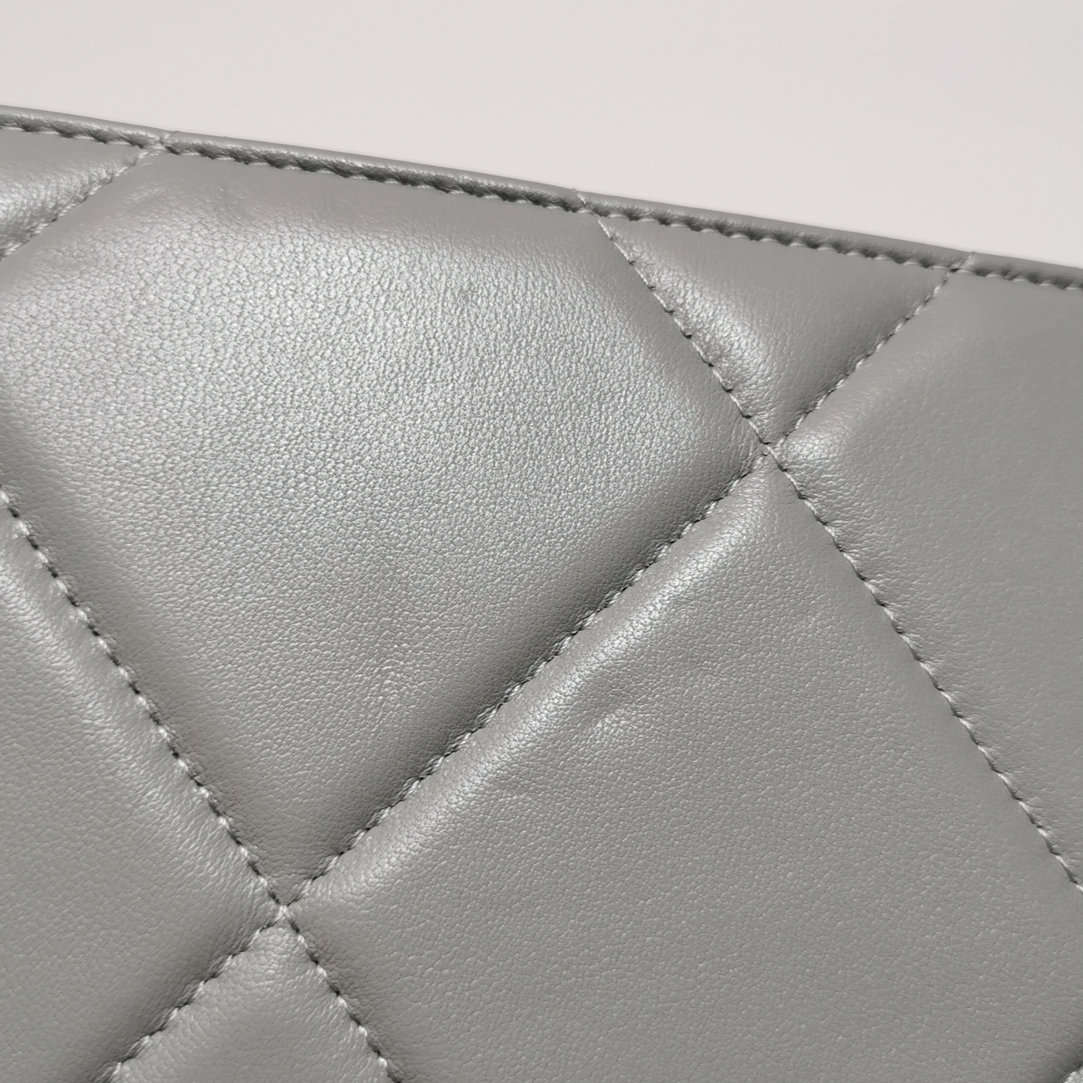 Chanel 19 Wallet on Chain Quilted Goatskin — photo 11 of 14