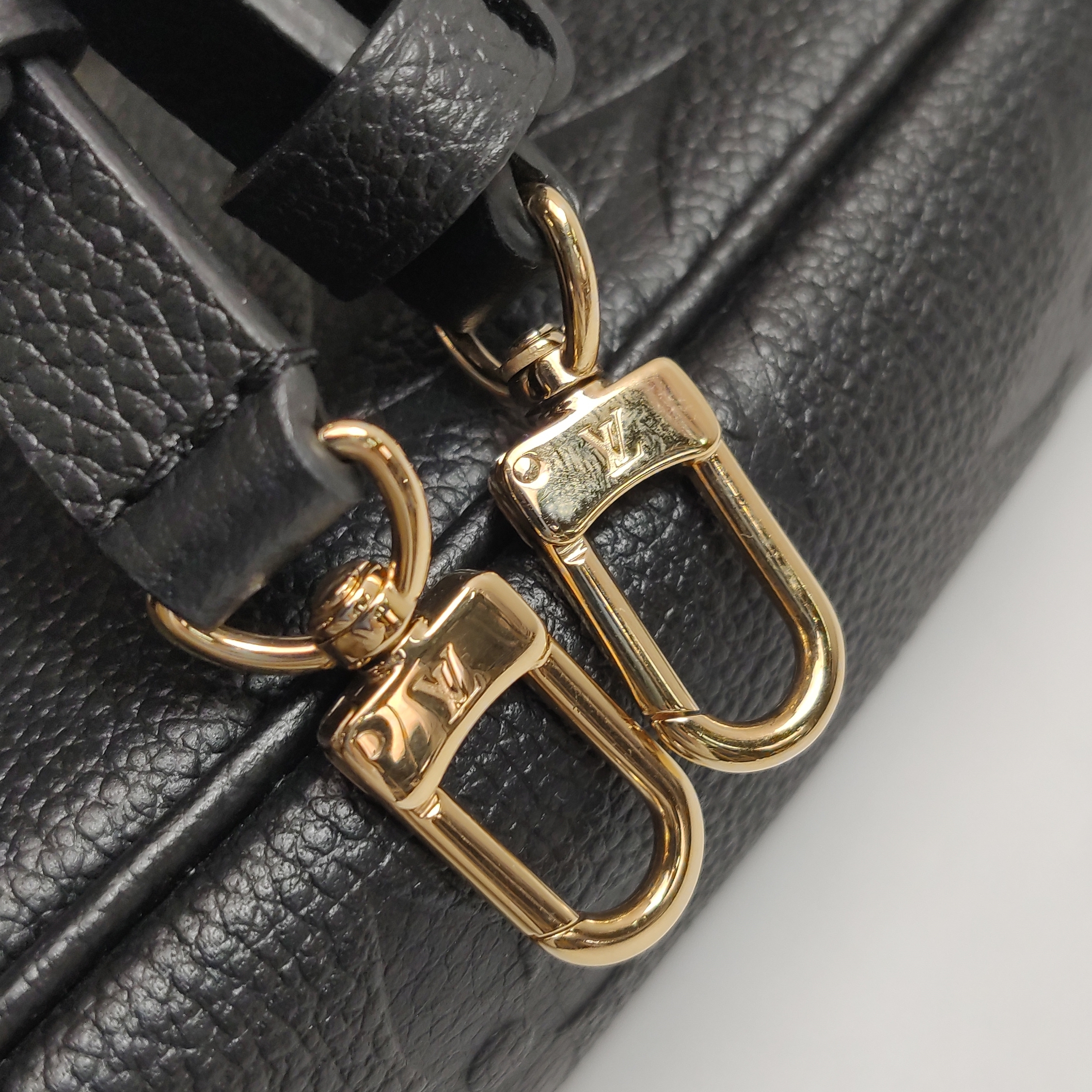 Louis Vuitton(LV) Ivy Wallet on Chain Monogram Empreinte Giant — photo 11 of 12