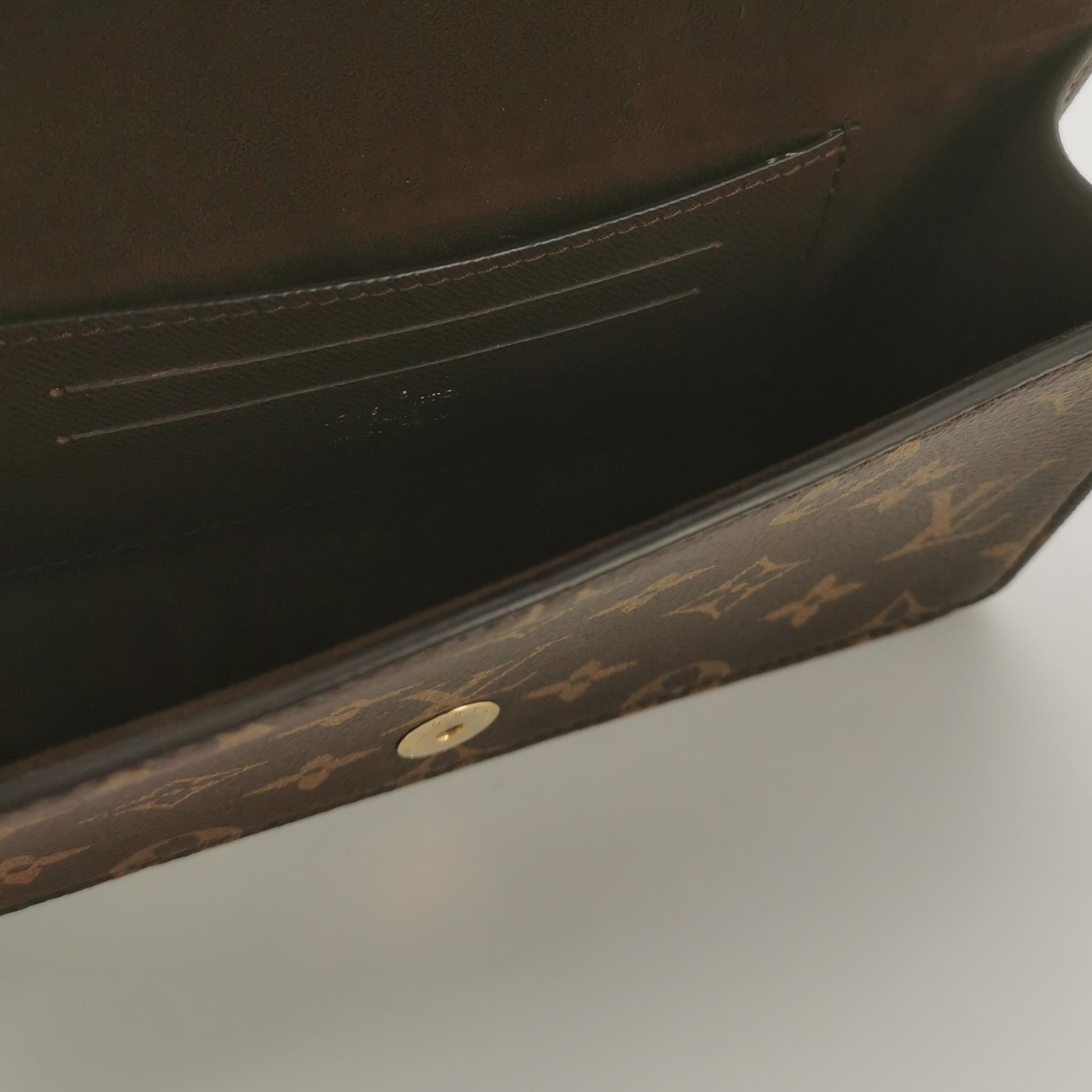 Louis Vuitton(LV) Lily Wallet on Chain Monogram Canvas — photo 8 of 13