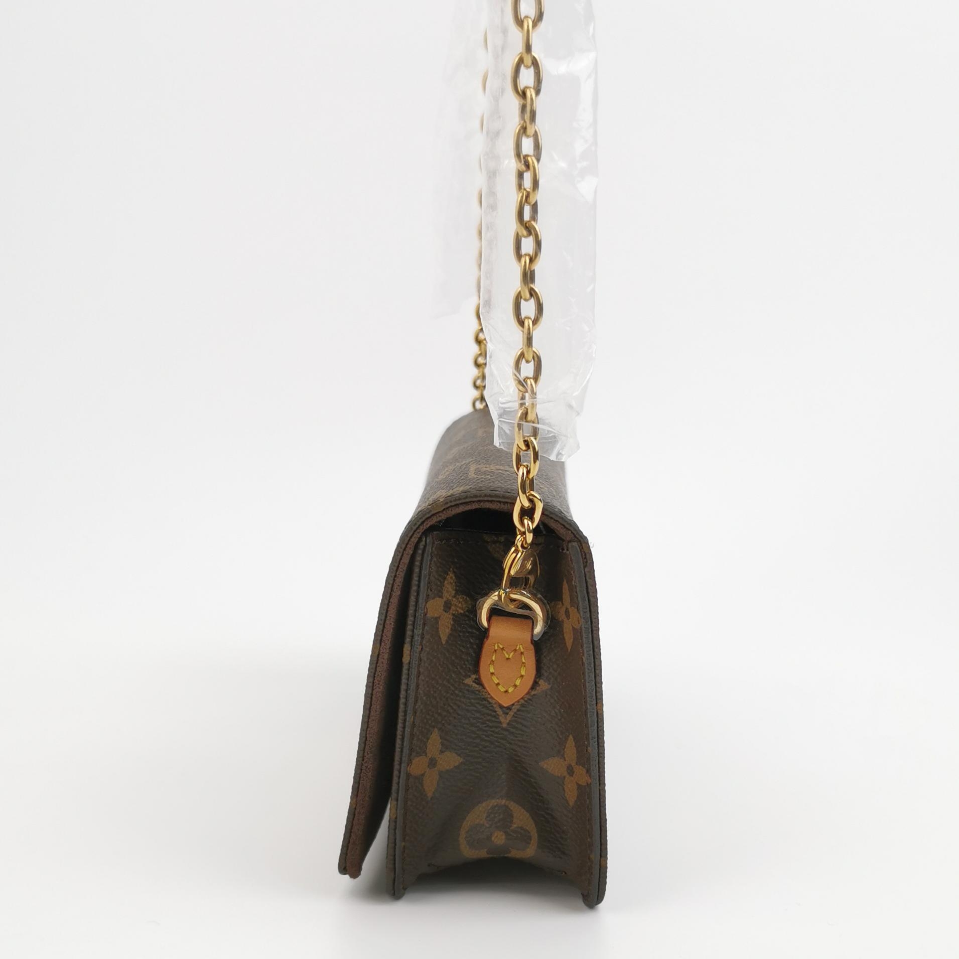 Louis Vuitton(LV) Lily Wallet on Chain Monogram Canvas — photo 3 of 15