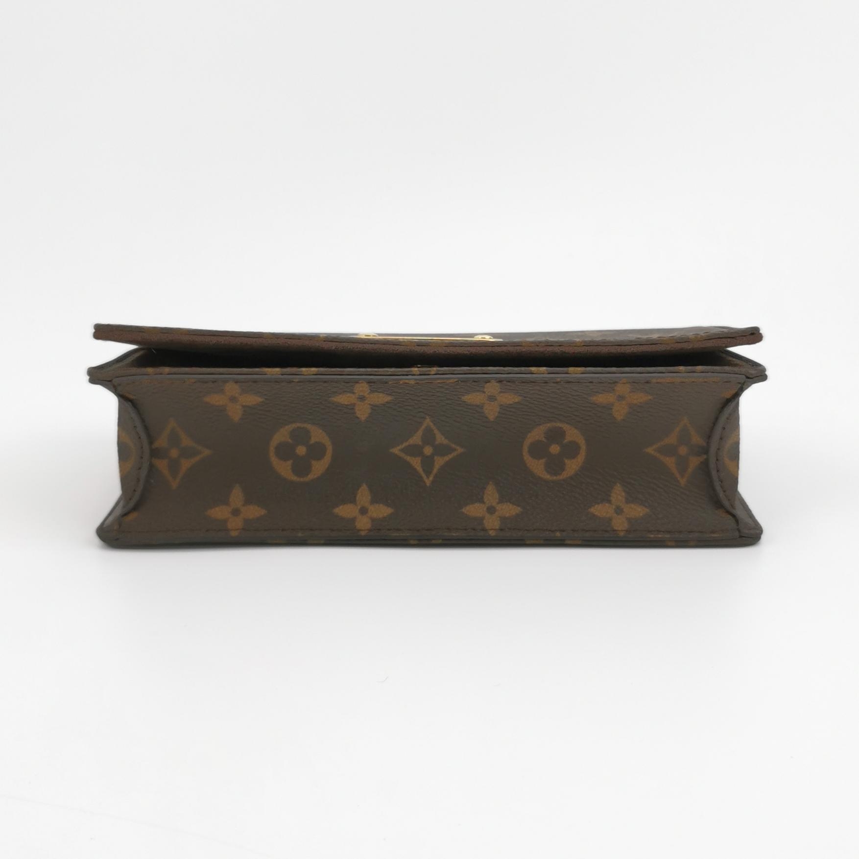 Louis Vuitton(LV) Lily Wallet on Chain Monogram Canvas — photo 6 of 15