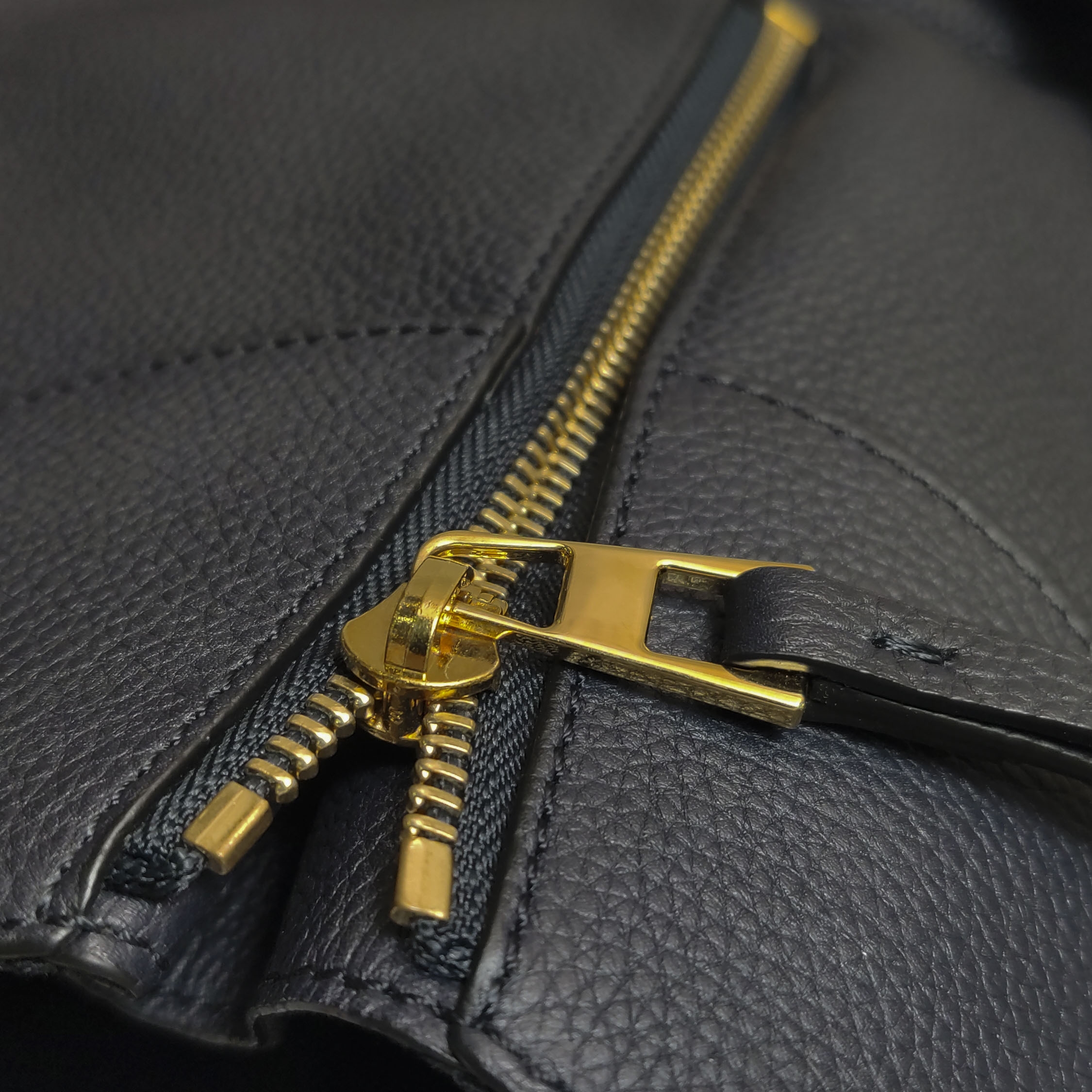 Loewe Hammock Bag Leather Small — photo 11 of 14