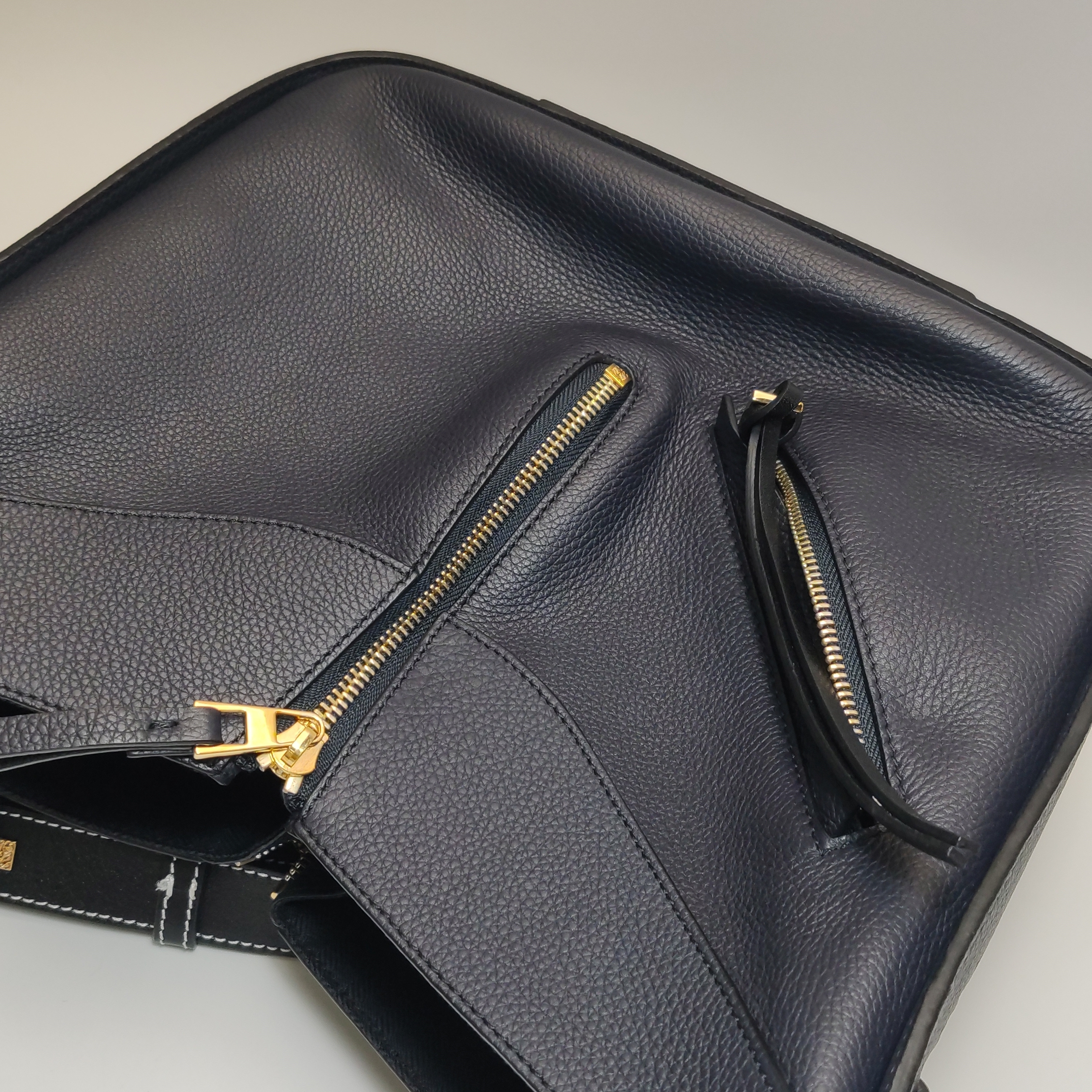 Loewe Hammock Bag Leather Small — photo 8 of 14