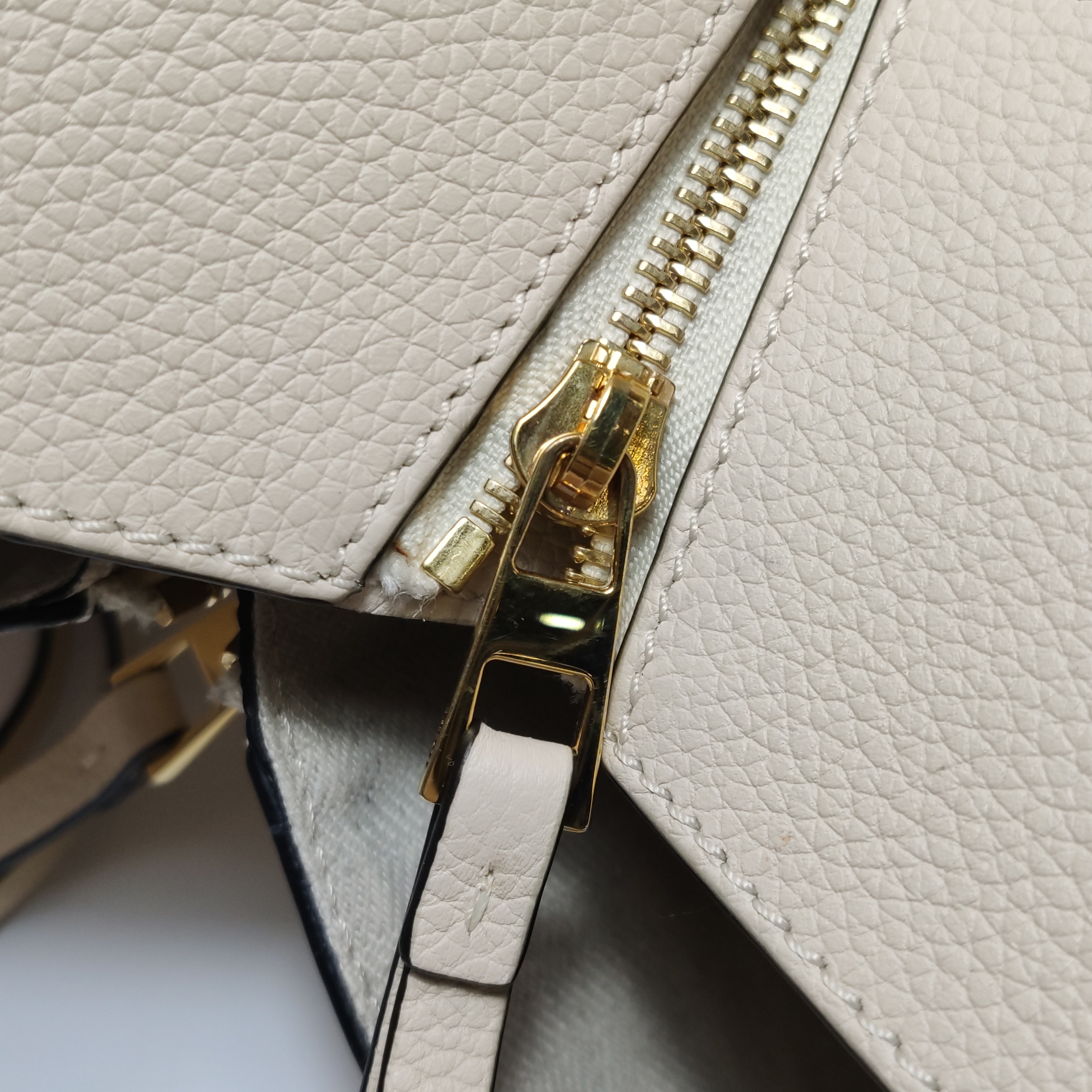 Loewe Hammock Bag Leather Small — photo 13 of 15