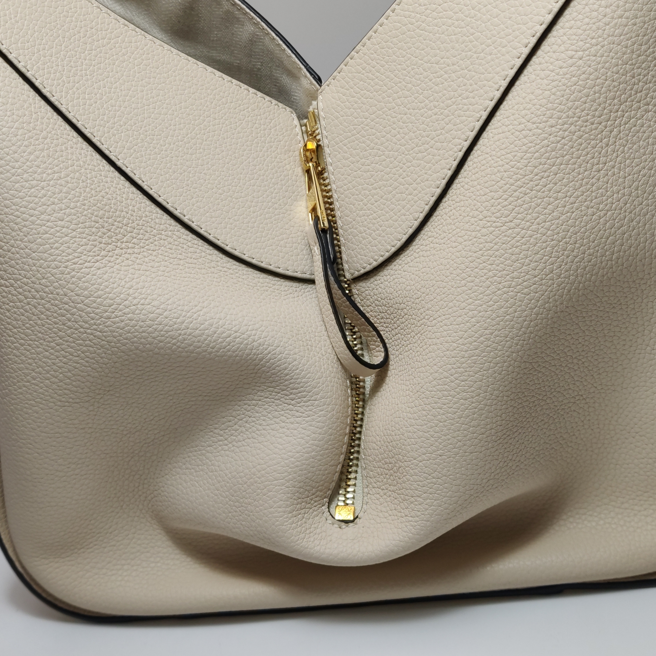 Loewe Hammock Bag Leather Small — photo 9 of 15