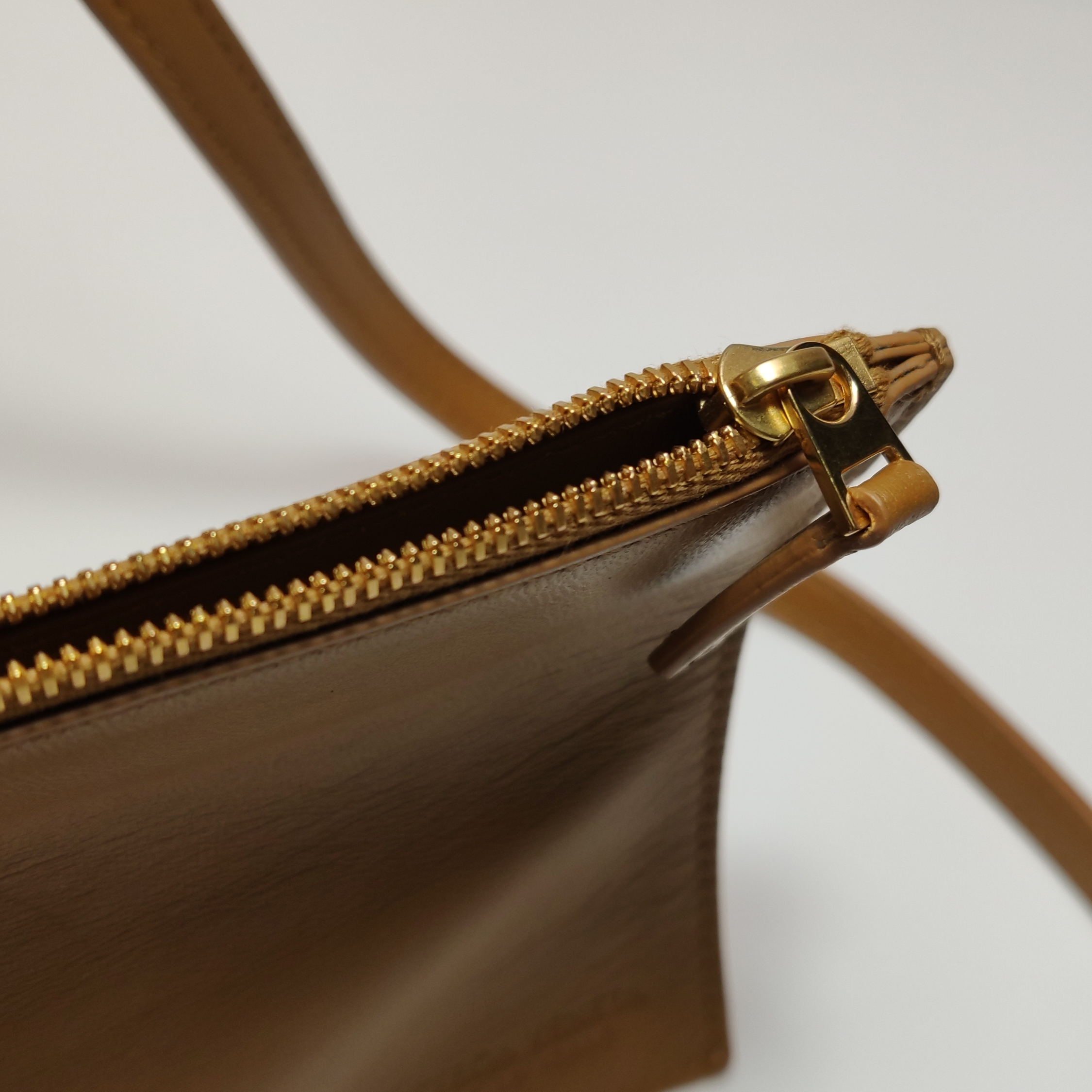 Bottega Veneta Arco Tote Maxi Intrecciato Leather Candy — photo 13 of 14