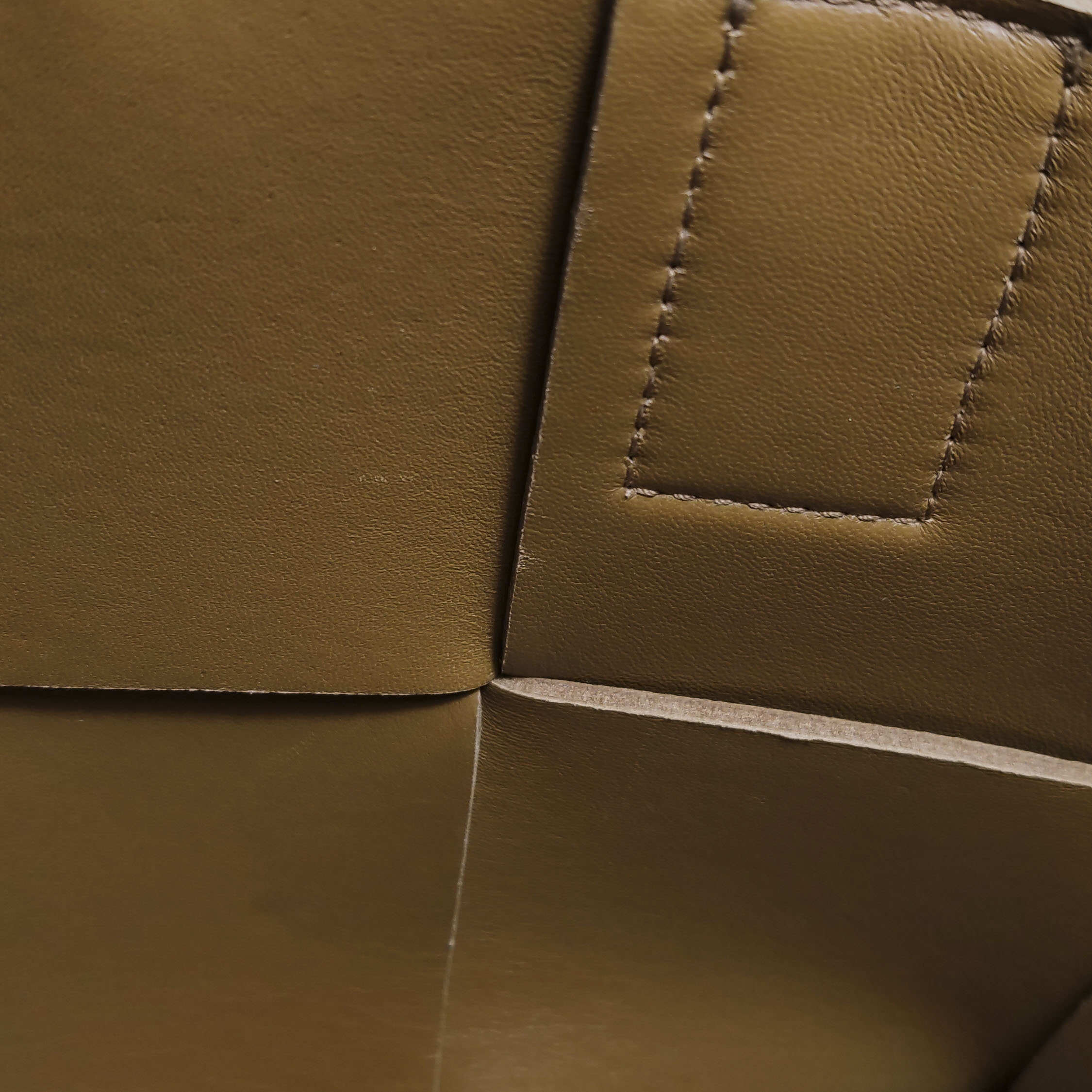 Bottega Veneta Arco Tote Maxi Intrecciato Leather Candy — photo 9 of 14