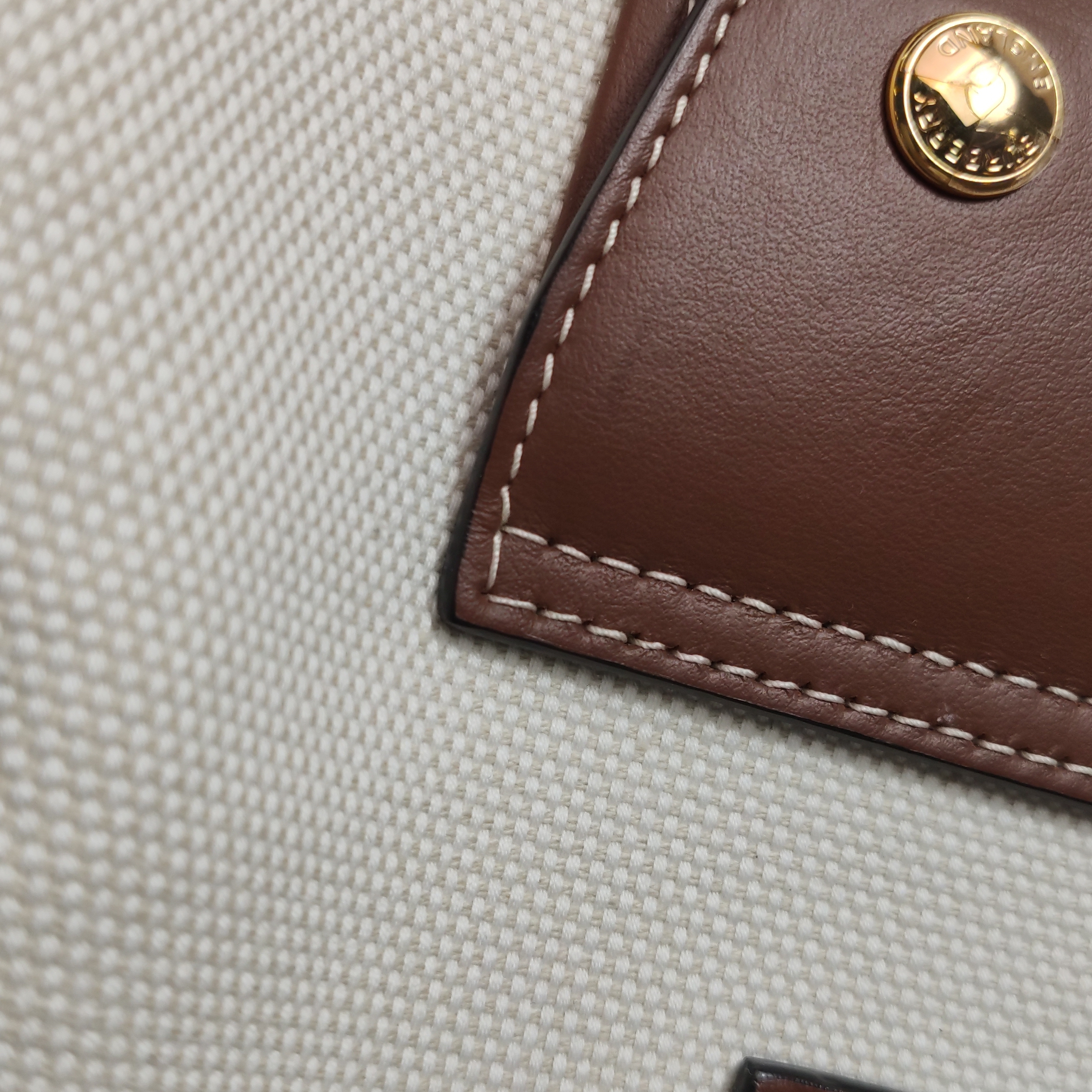 Burberry Freya Shopping Tote Canvas with Leather Medium — photo 9 of 13