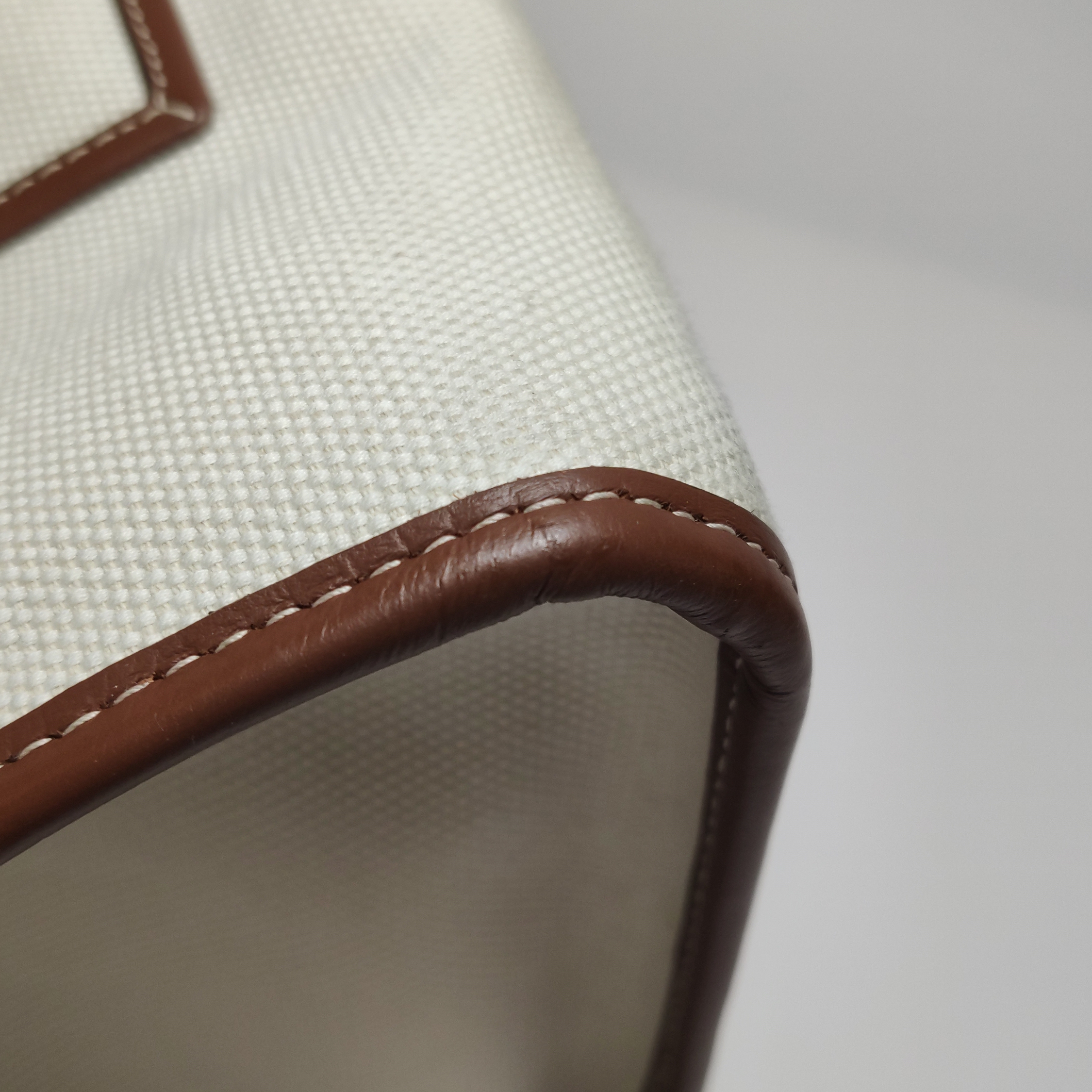 Burberry Freya Shopping Tote Canvas with Leather Medium — photo 11 of 13