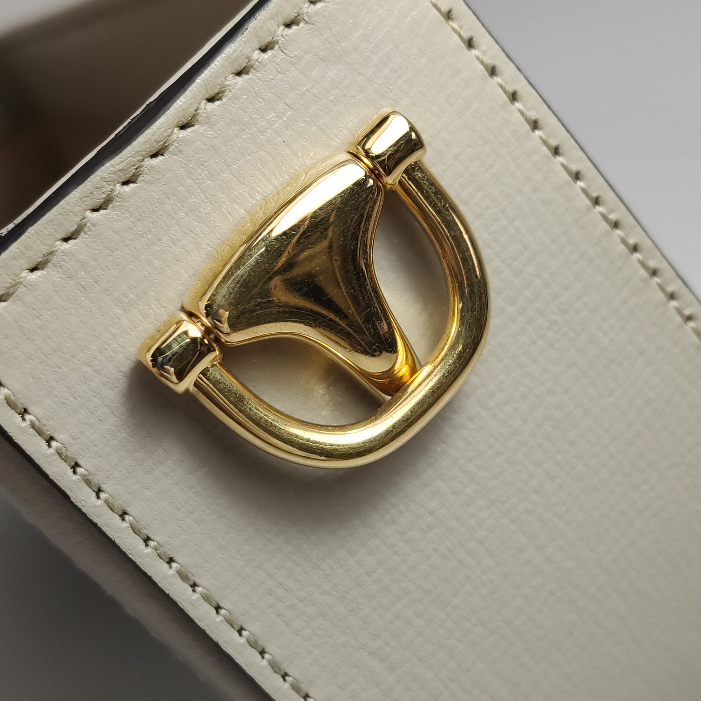 Gucci Horsebit 1955 Shoulder Bag GG Coated Canvas with Leather East West — photo 11 of 11
