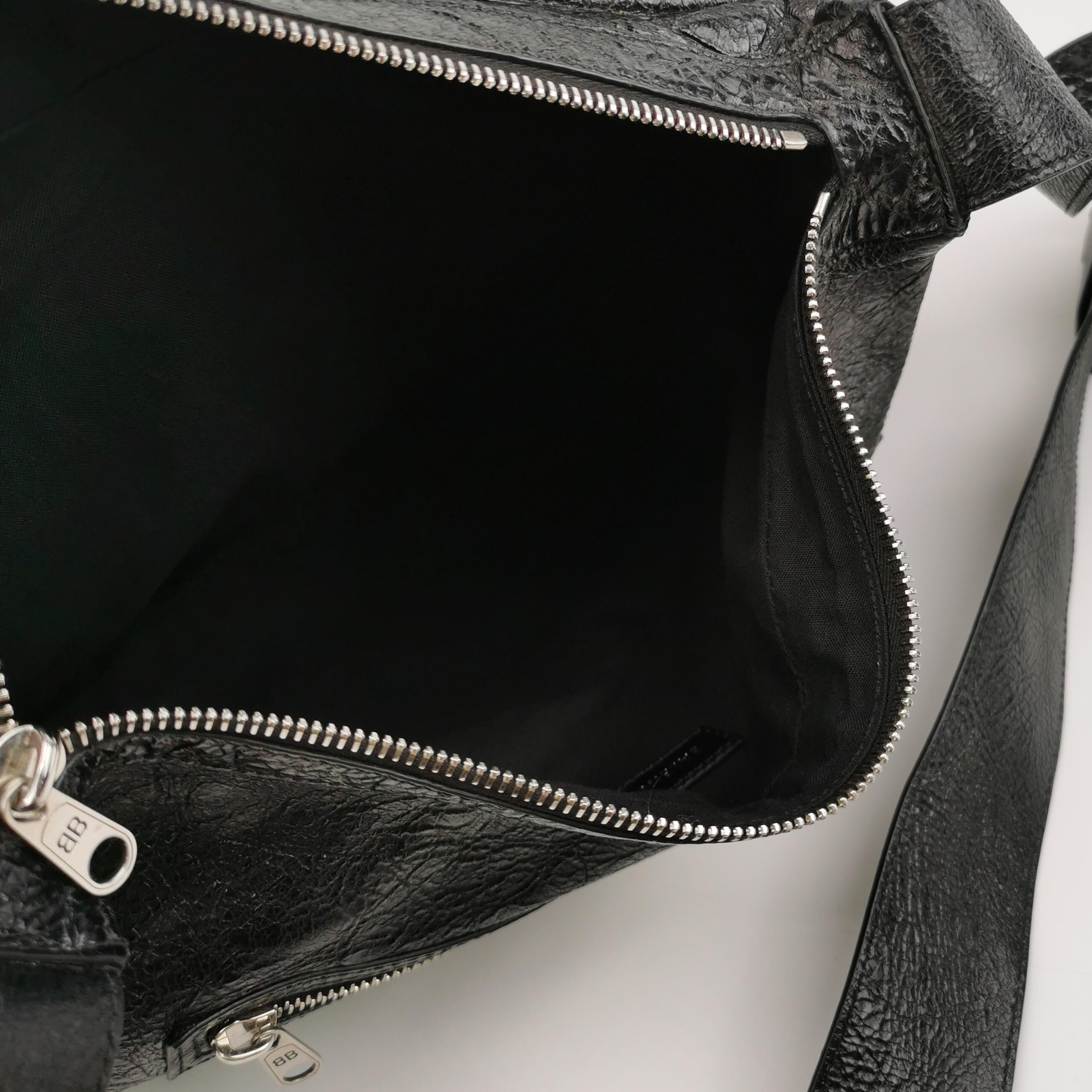 Balenciaga Superbusy Messenger Bag Leather Medium — photo 7 of 12
