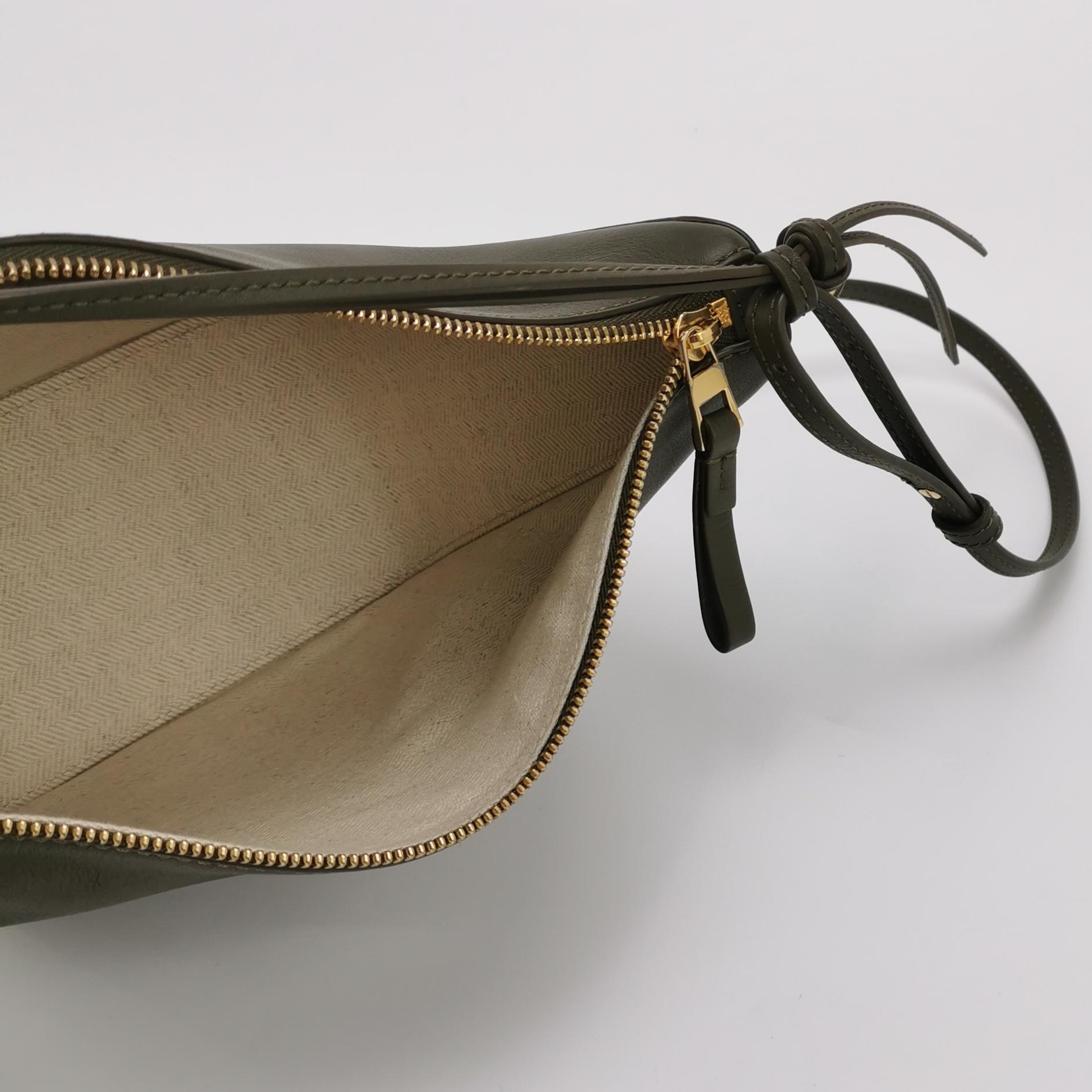 Loewe Hammock Hobo Leather Mini — photo 9 of 12