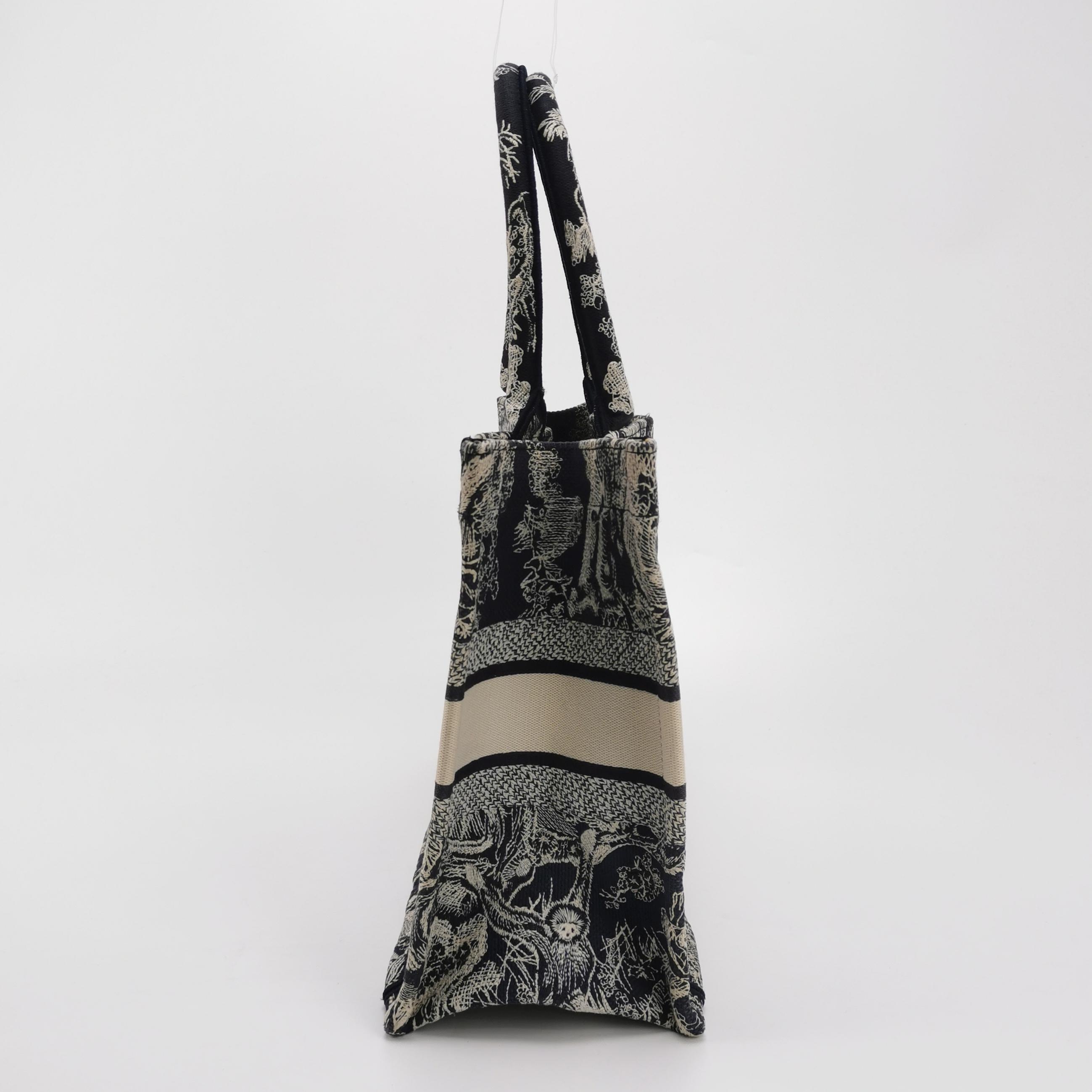 Christian Dior Book Tote Embroidered Canvas Large — photo 3 of 14