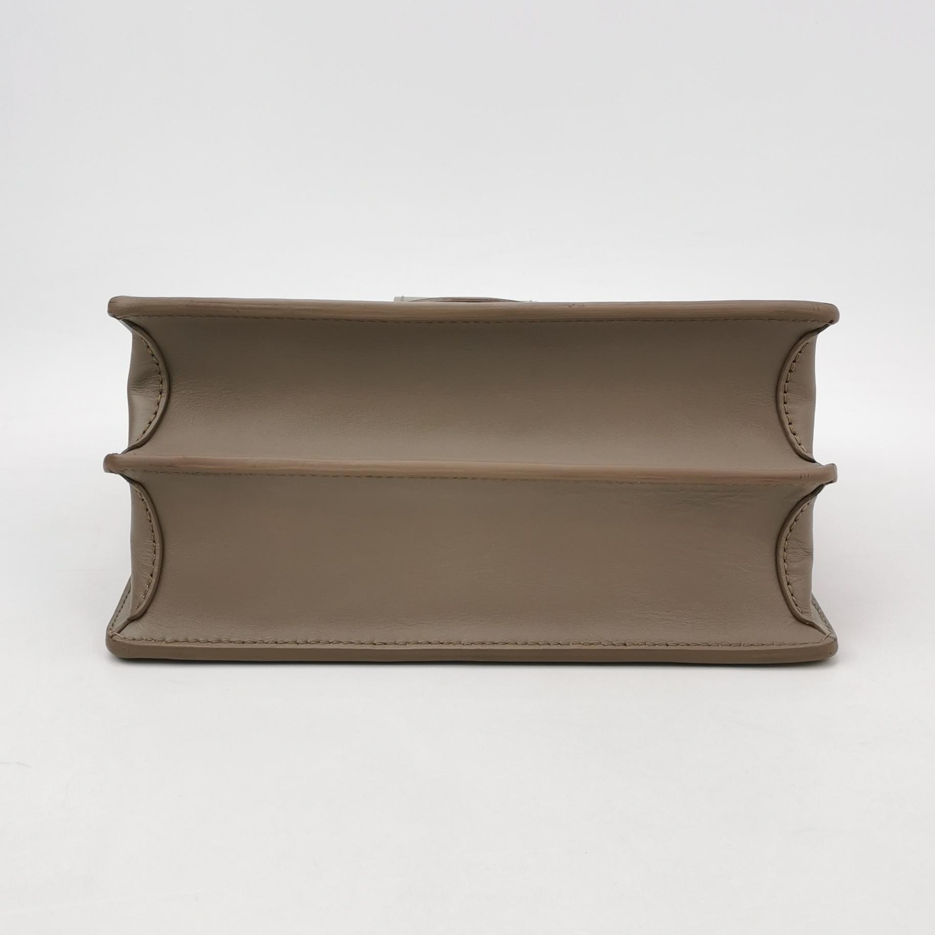 Louis Vuitton(LV) Dauphine Shoulder Bag Epi Leather Medium — photo 6 of 15