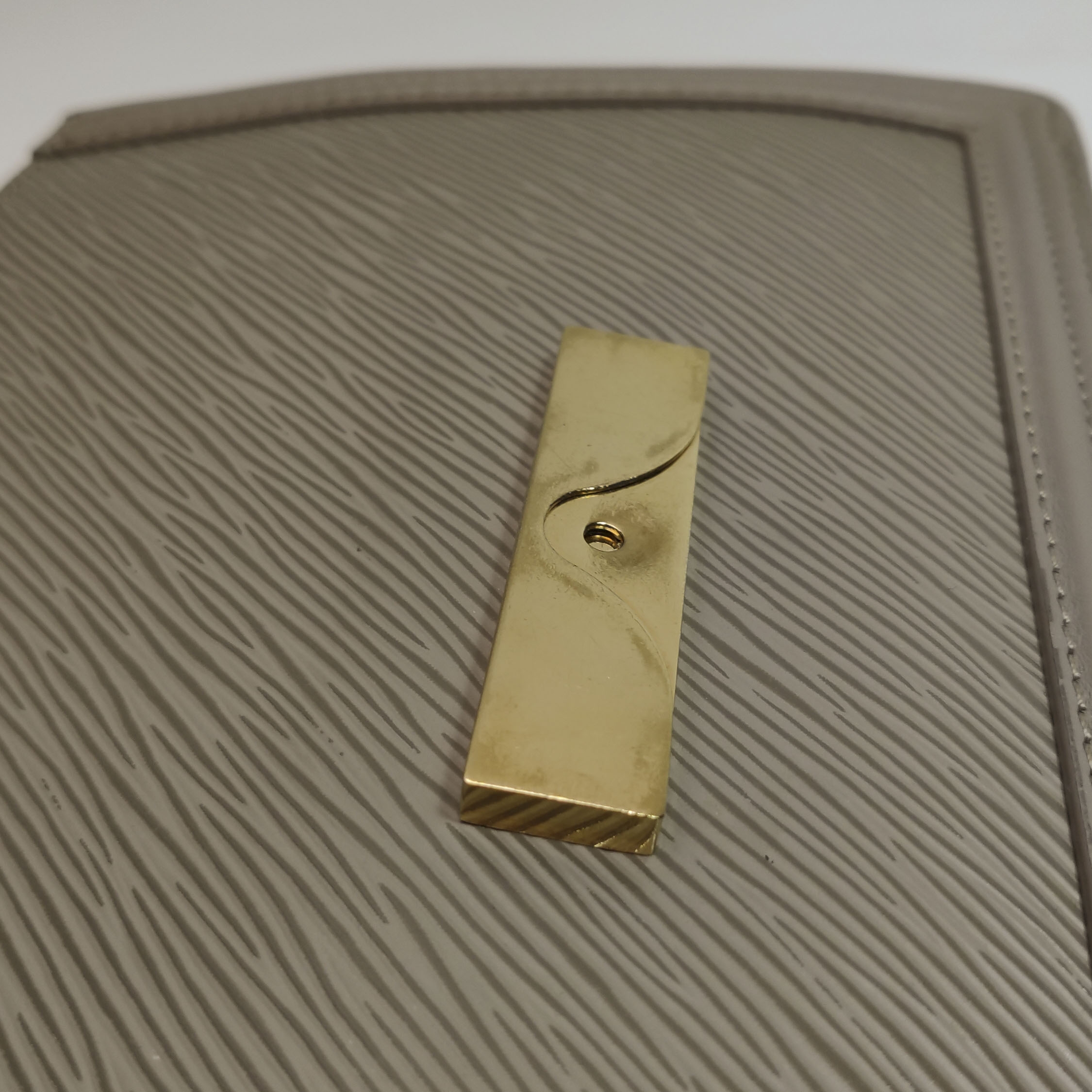 Louis Vuitton(LV) Dauphine Shoulder Bag Epi Leather Medium — photo 8 of 15