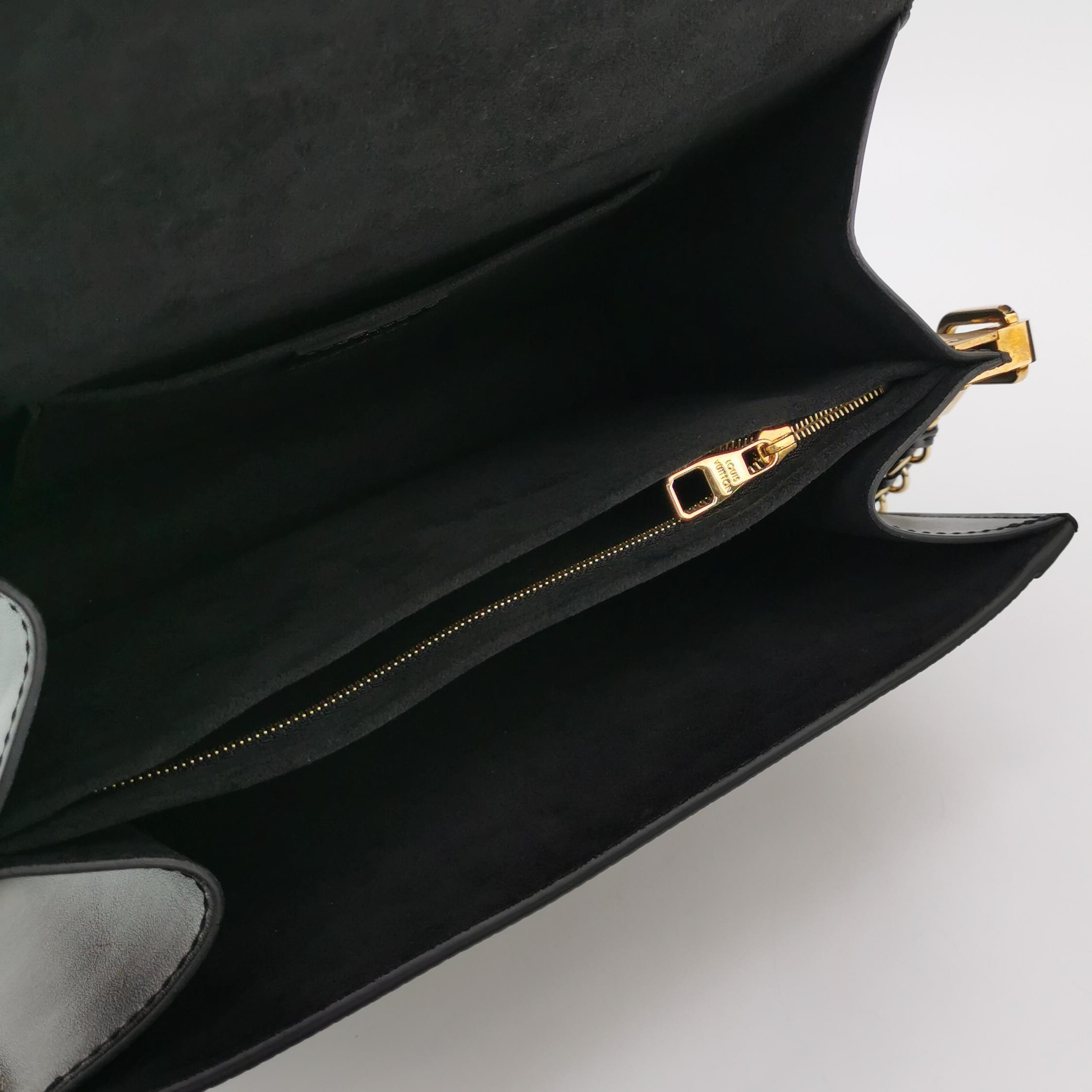 Louis Vuitton(LV) Dauphine Shoulder Bag Epi Leather Medium — photo 7 of 14