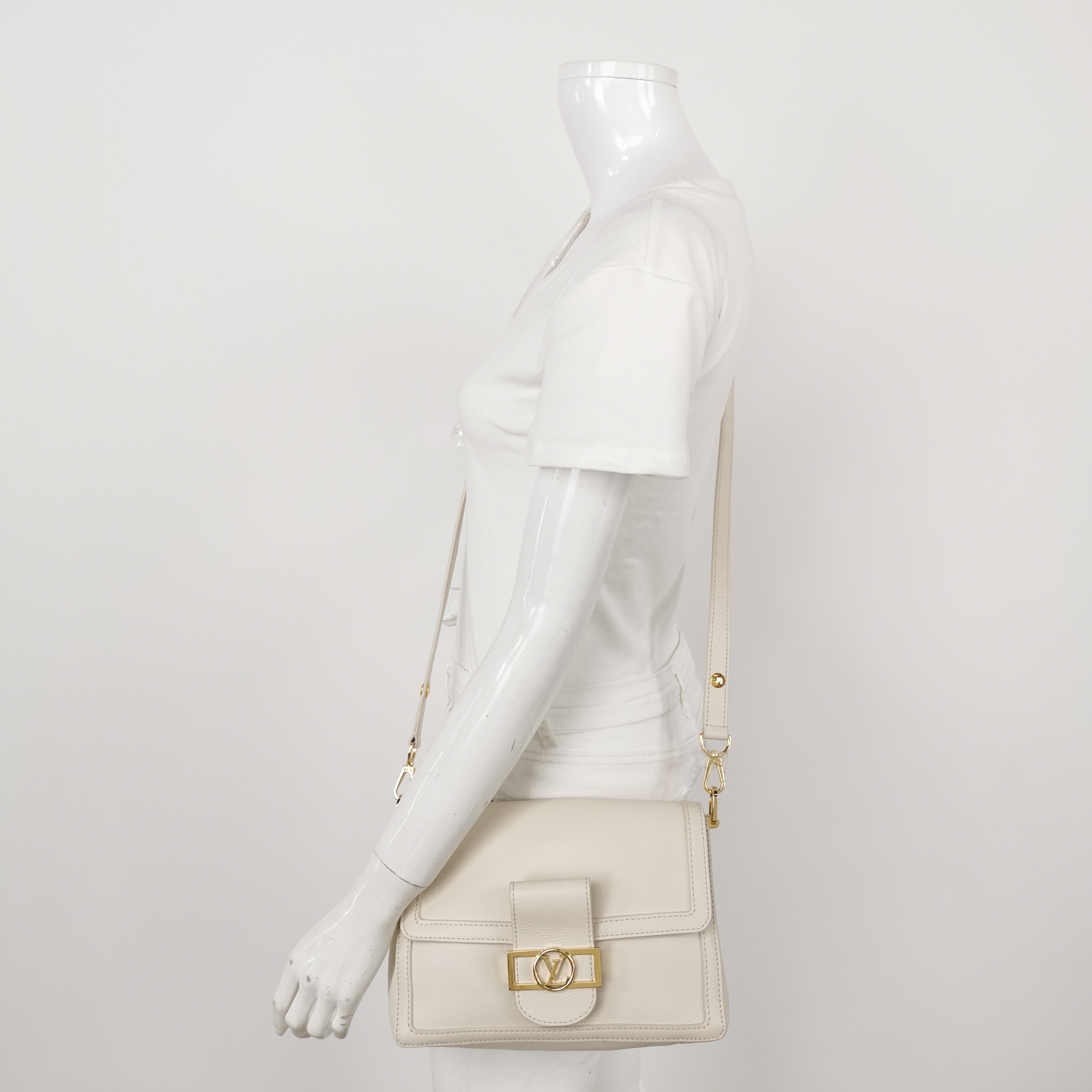 Louis Vuitton(LV) Dauphine Shoulder Bag Epi Leather Medium — alternate view