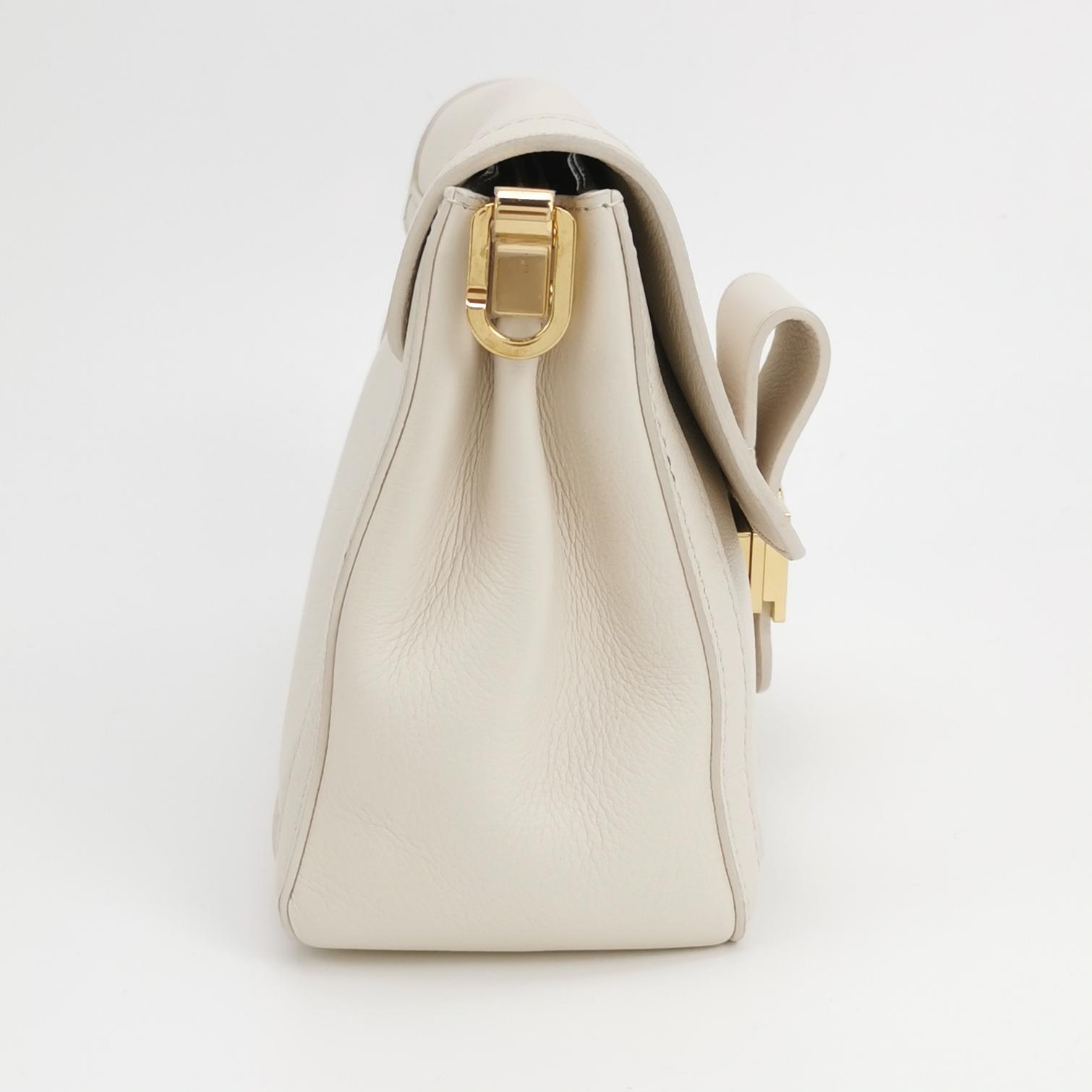 Louis Vuitton(LV) Dauphine Shoulder Bag Epi Leather Medium — photo 4 of 16