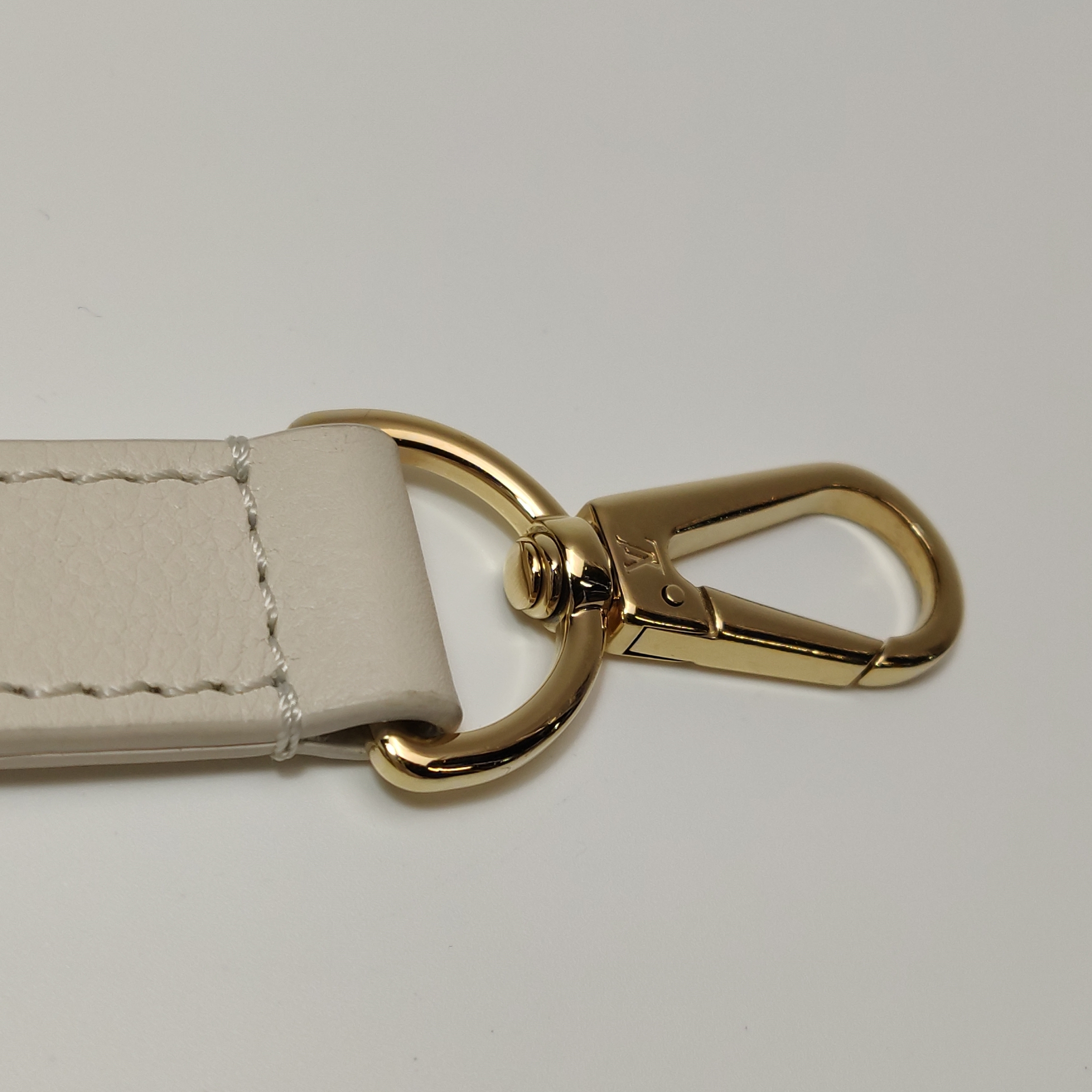 Louis Vuitton(LV) Dauphine Shoulder Bag Epi Leather Medium — photo 16 of 16