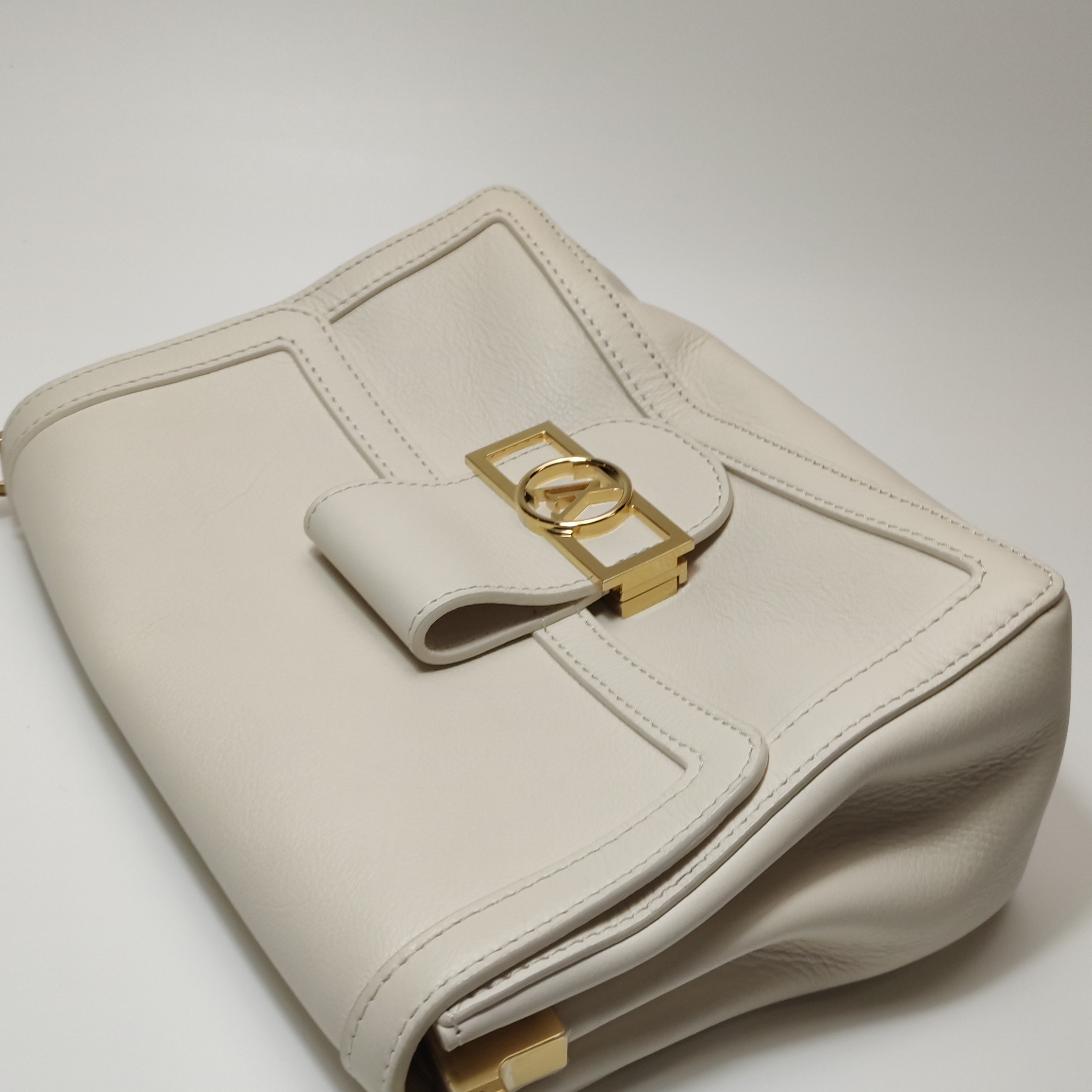 Louis Vuitton(LV) Dauphine Shoulder Bag Epi Leather Medium — photo 7 of 16