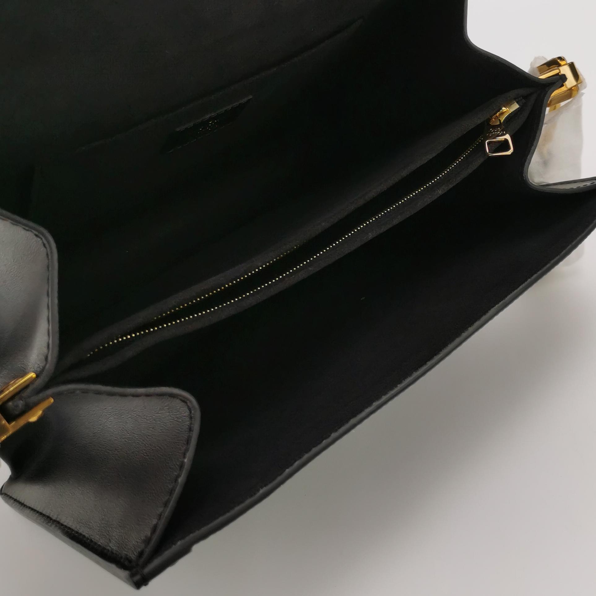 Louis Vuitton(LV) Dauphine Shoulder Bag Epi Leather Medium — photo 7 of 14