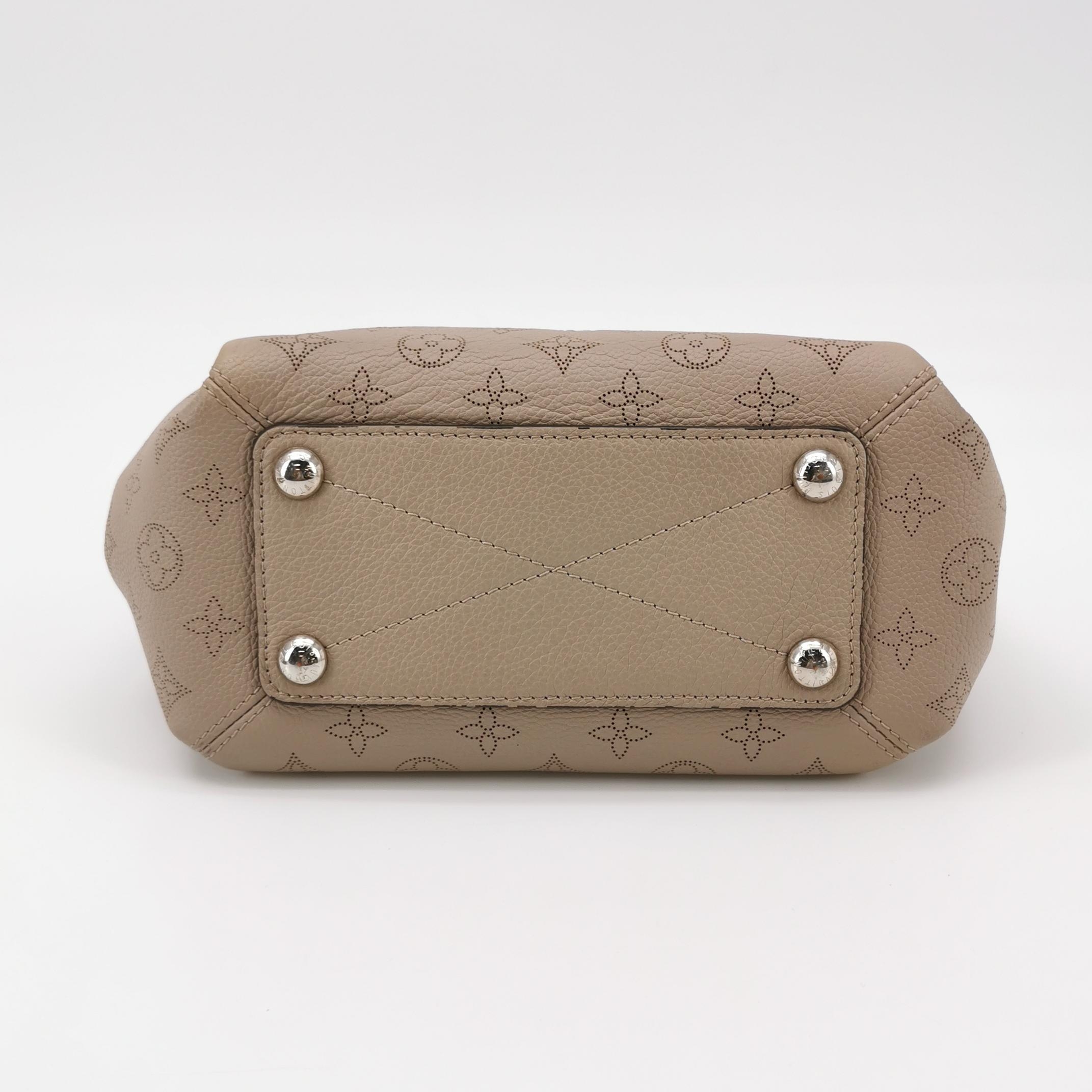 Louis Vuitton(LV) Babylone Handbag Mahina Leather BB — photo 6 of 17