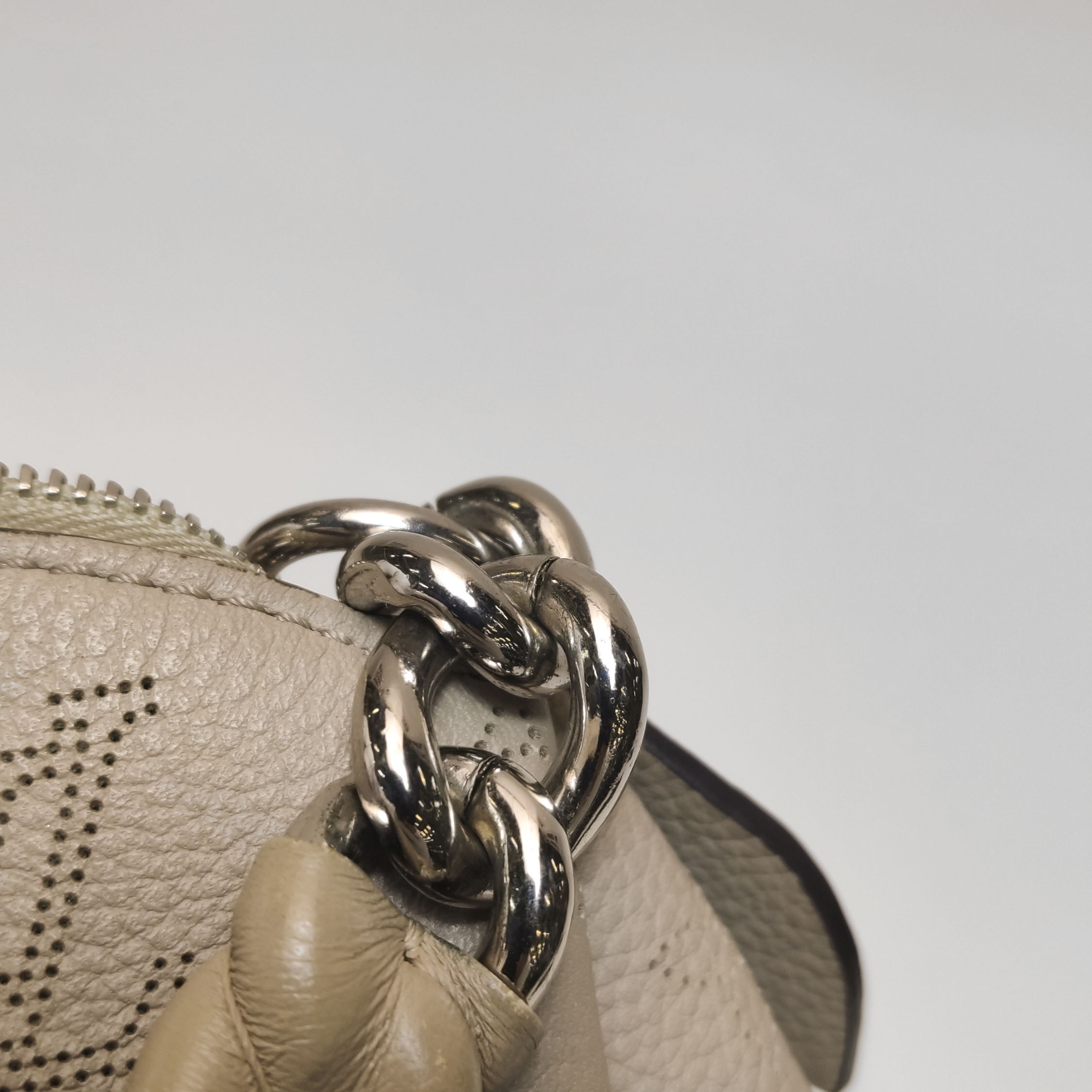 Louis Vuitton(LV) Babylone Handbag Mahina Leather BB — photo 13 of 17