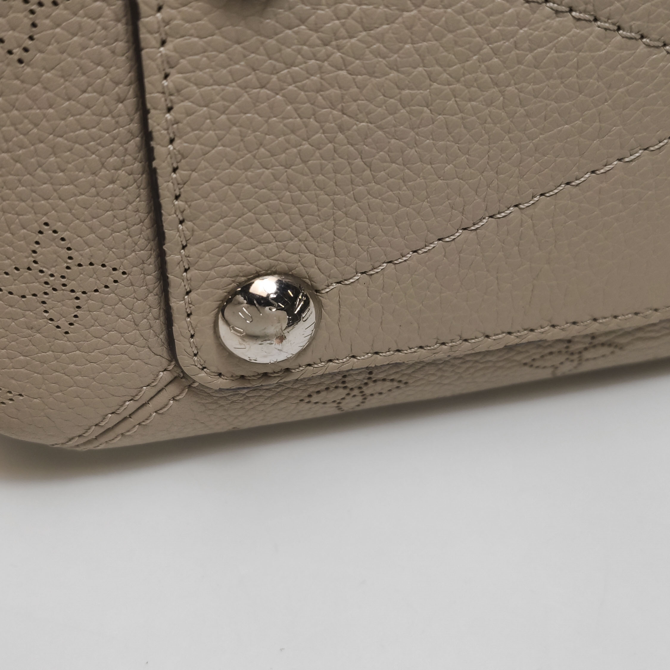 Louis Vuitton(LV) Babylone Handbag Mahina Leather BB — photo 12 of 17