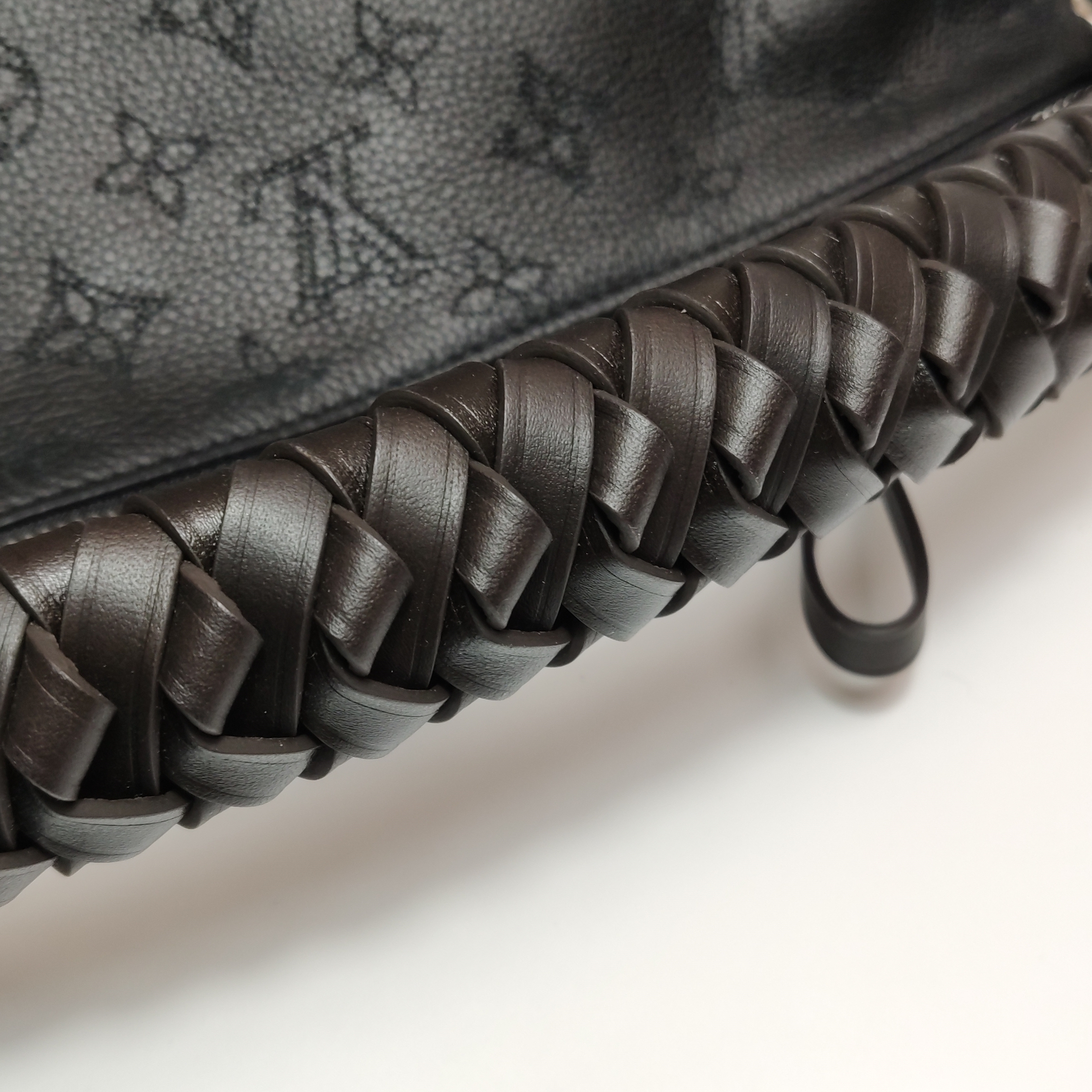 Louis Vuitton(LV) Braided Handle Beaubourg Hobo Mahina Leather MM — photo 12 of 15