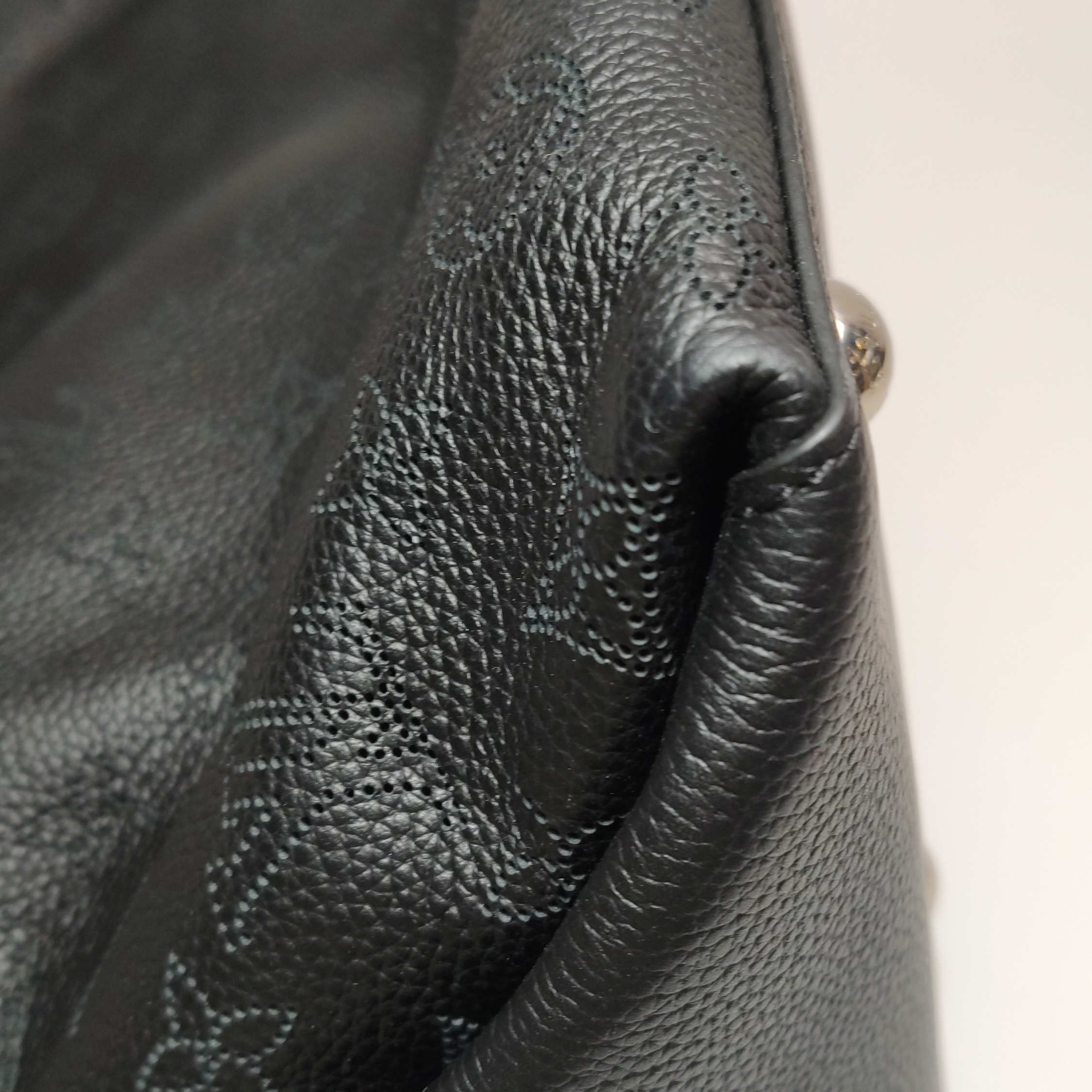 Louis Vuitton(LV) Braided Handle Beaubourg Hobo Mahina Leather MM — photo 10 of 15