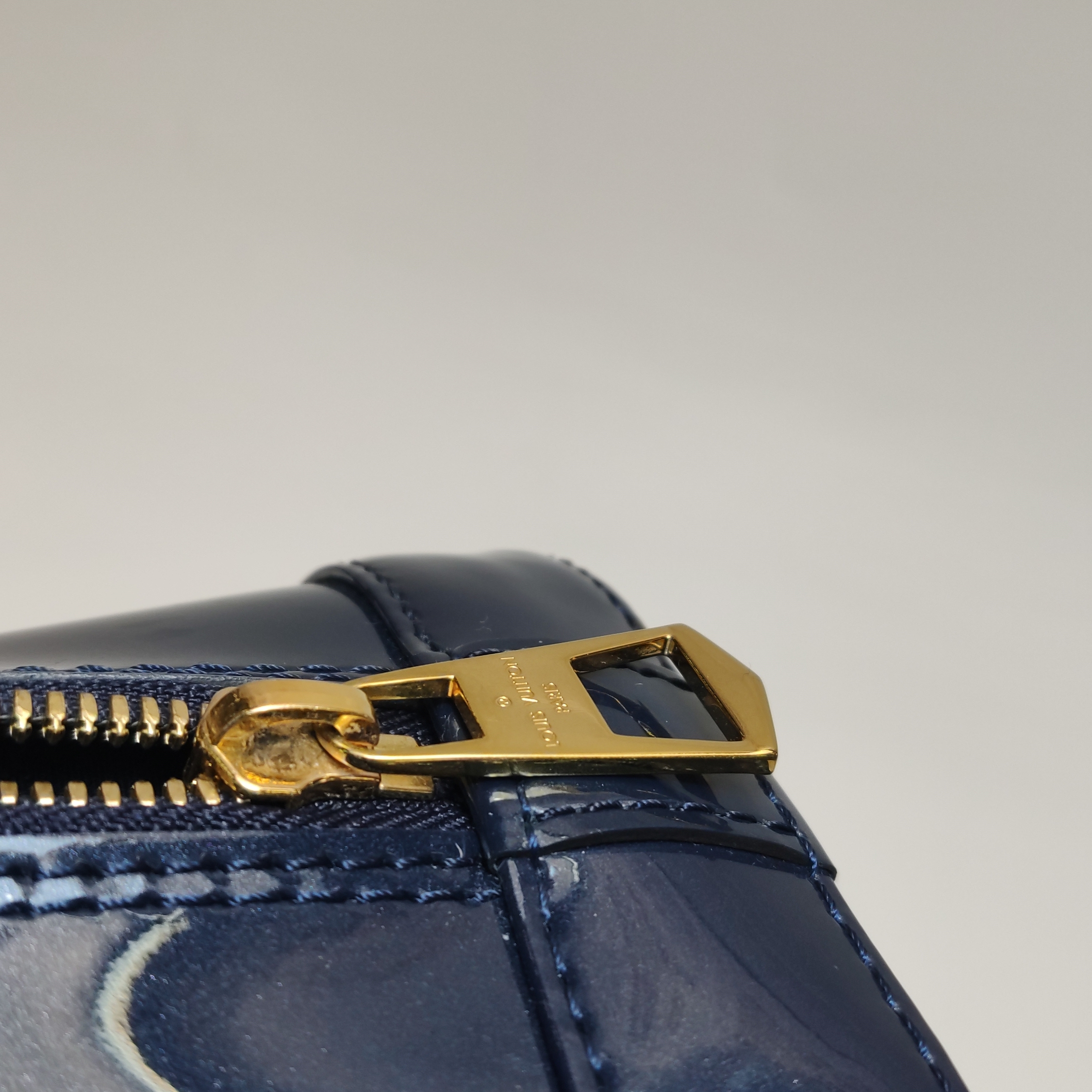 Louis Vuitton(LV) Alma Handbag Vernis with Monogram Canvas BB — photo 11 of 14