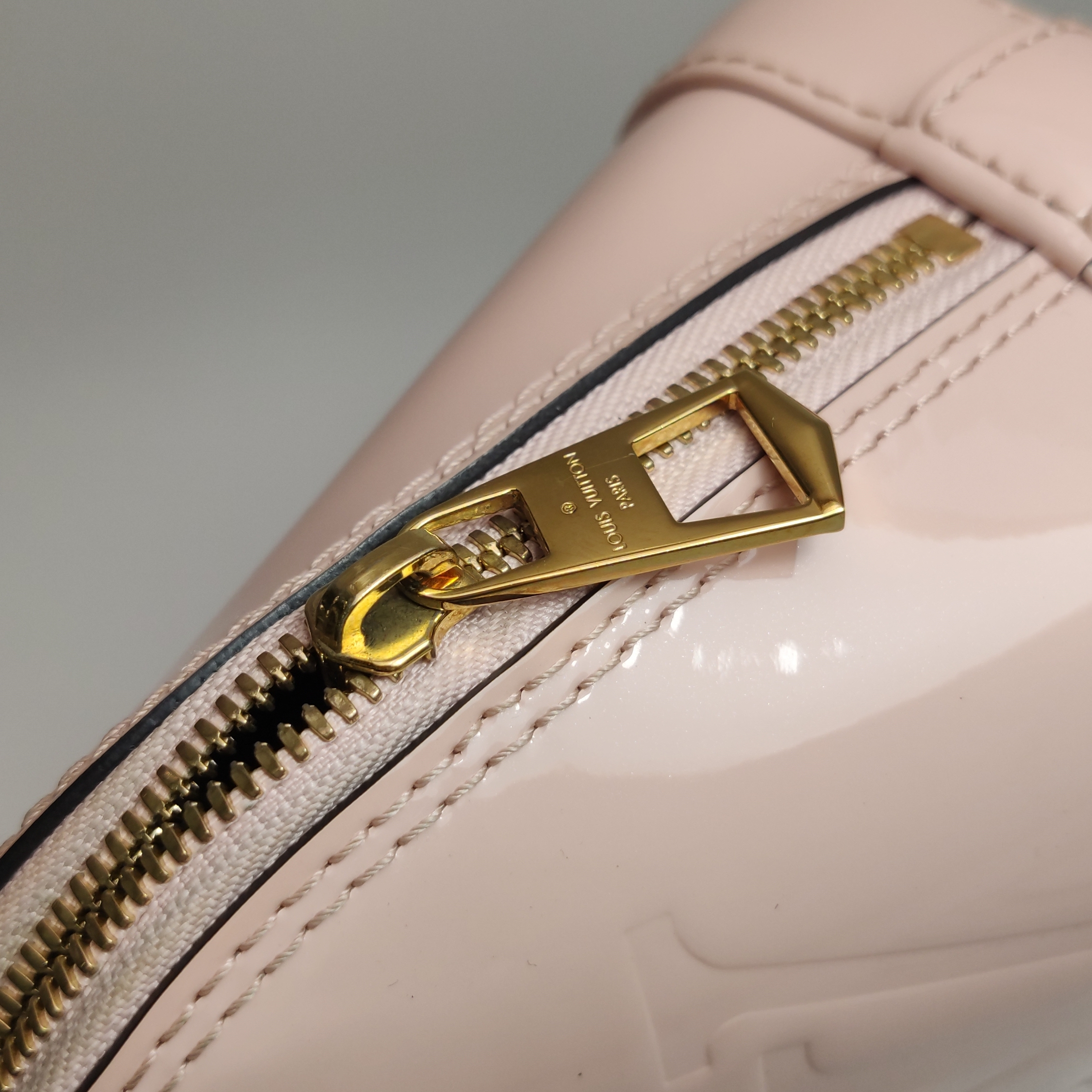Louis Vuitton(LV) Alma Handbag Vernis with Monogram Canvas BB — photo 12 of 18