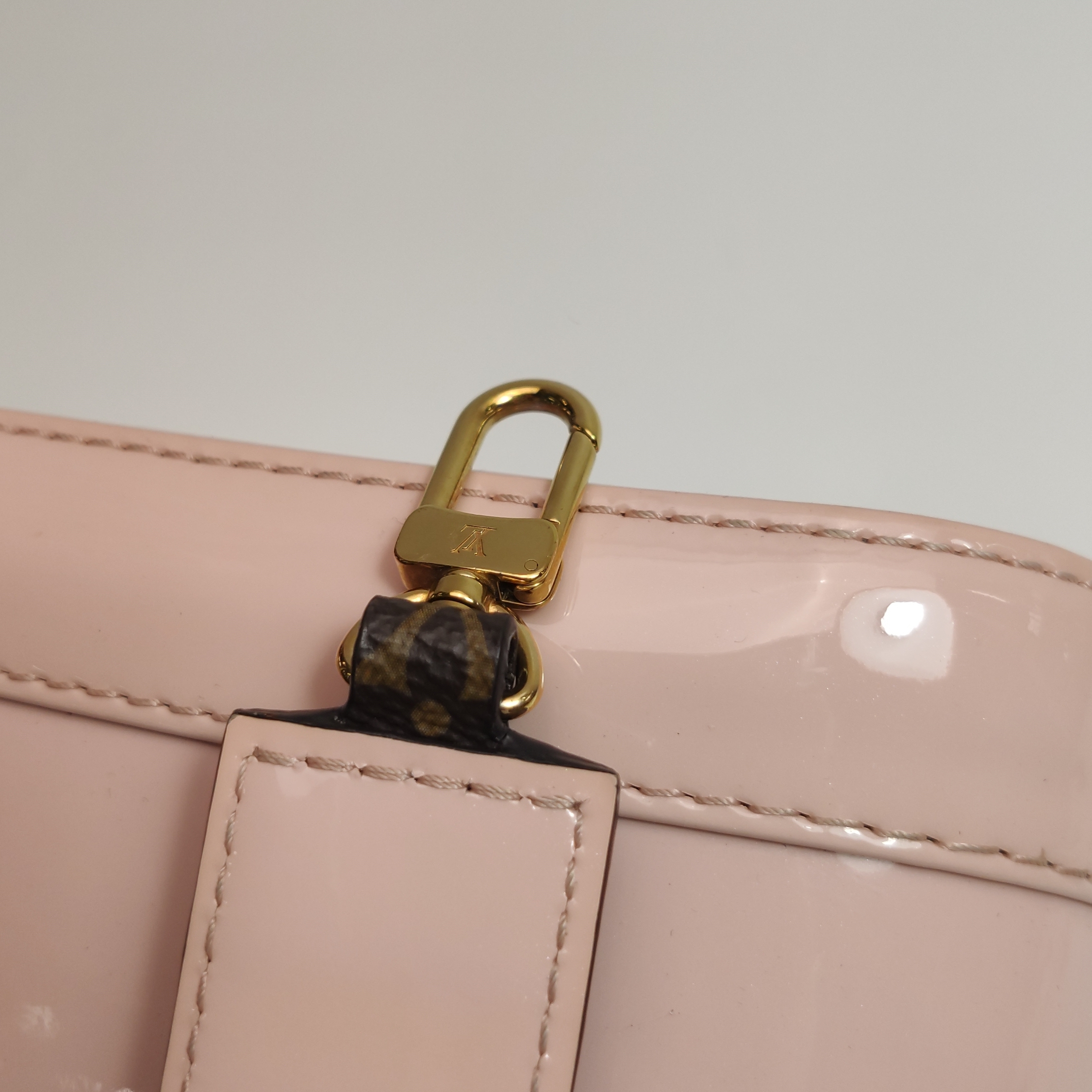 Louis Vuitton(LV) Alma Handbag Vernis with Monogram Canvas BB — photo 16 of 18