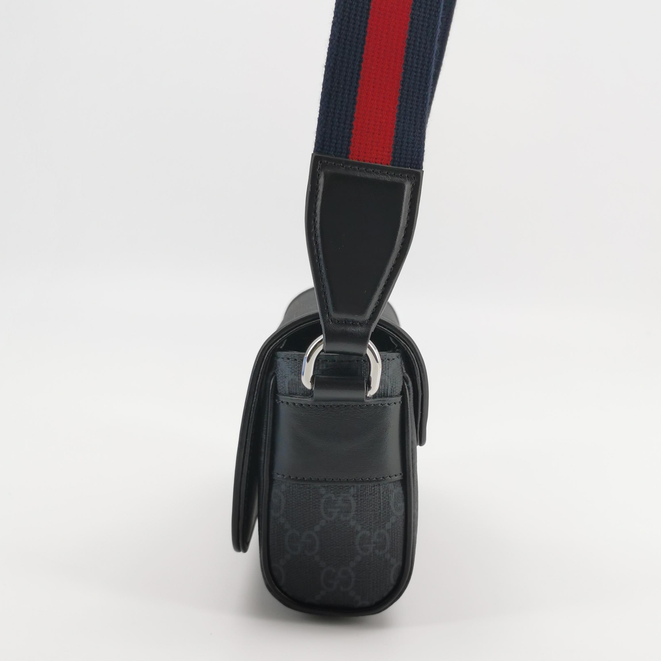 Gucci Flap Crossbody Bag GG Rubber Effect Super Mini — photo 3 of 12