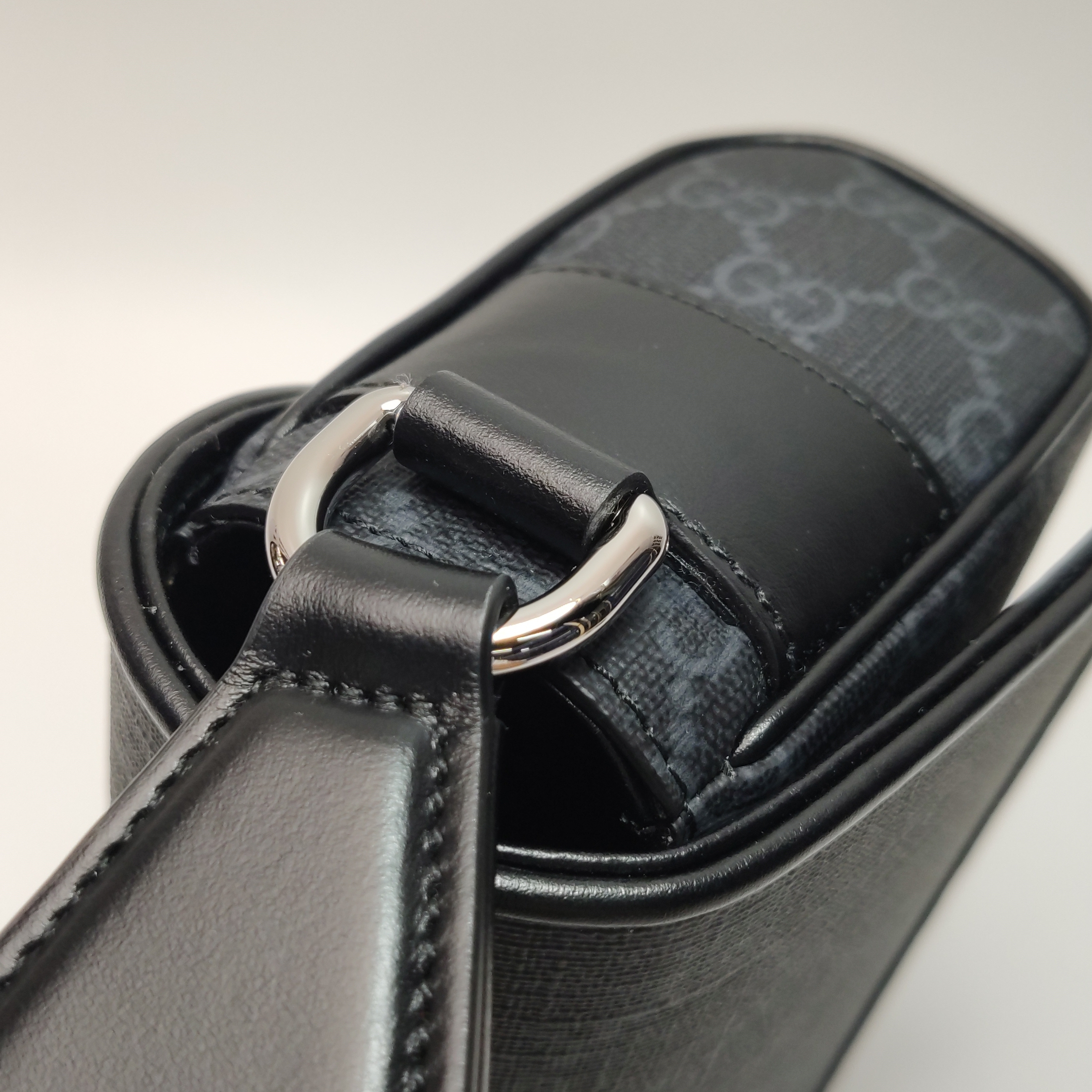 Gucci Flap Crossbody Bag GG Rubber Effect Super Mini — photo 11 of 12
